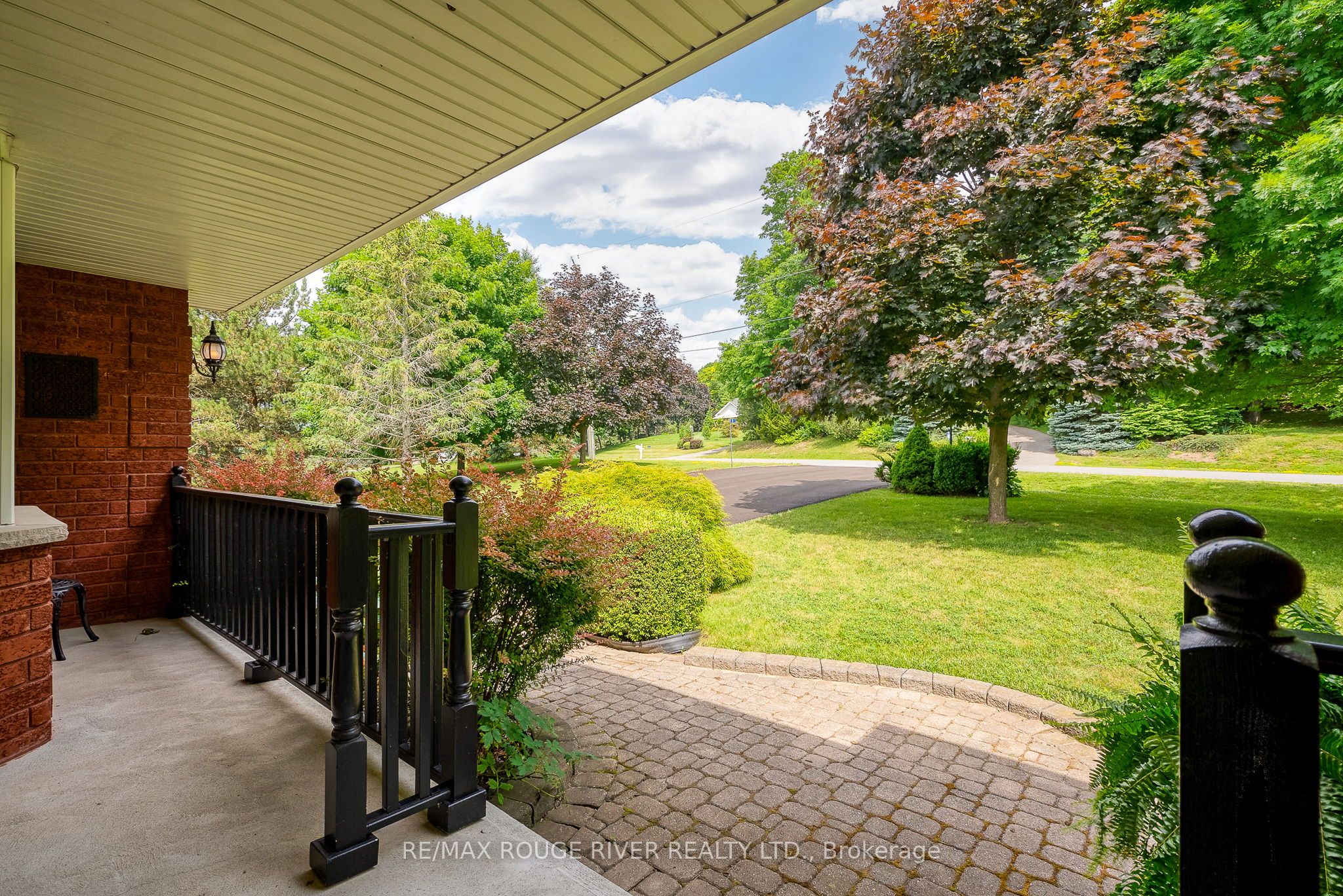 8 Sunrise Court
