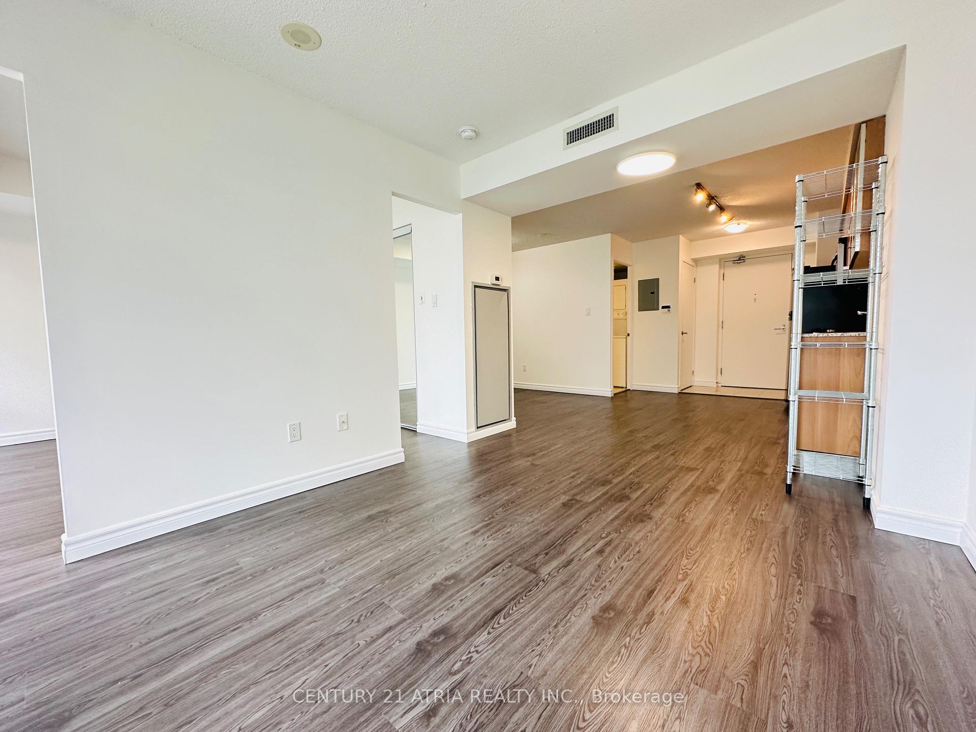 2 Bedrooms Condo at 37 Grosvenor,  Toronto For sale