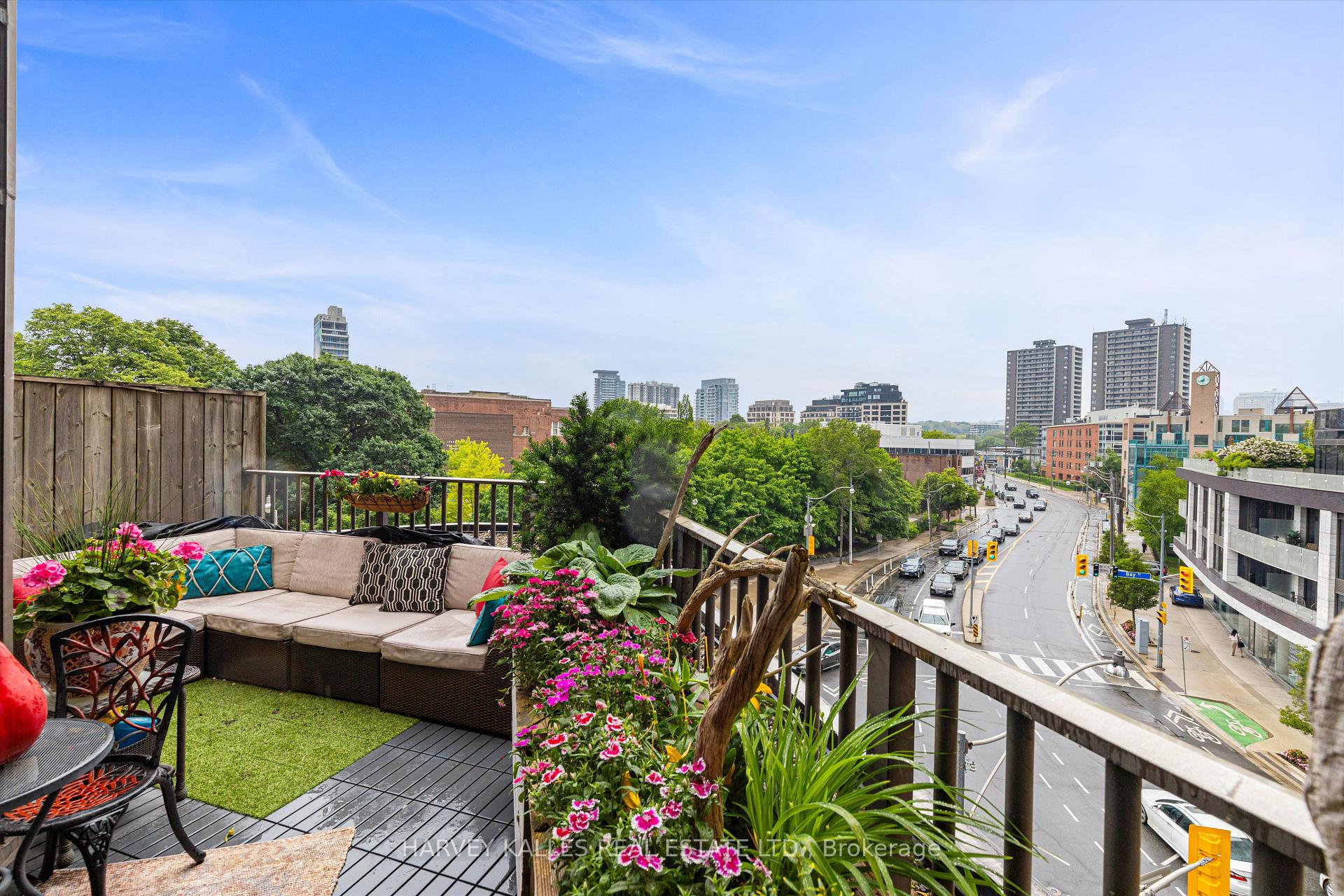 2 Bedrooms Condo at 1331 Bay, Toronto For sale