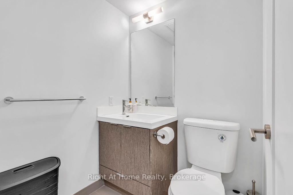 1 Bedroom Condo at 10 York,  Toronto For sale