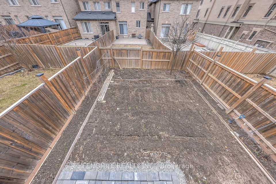 https://trreb-image.ampre.ca/2vr0SK_3cgQIyVlF_-tPVSN9SEUQEFUuWvroLMNoEDw/rs:fit:960:960/wm:.5:so:0:50:.4/wmsh:10/wmt:PHNwYW4gZm9yZWdyb3VuZD0nd2hpdGUnIGZvbnQ9JzY4Jz5GRU5HSElMTCBSRUFMVFkgSU5DLiwgQnJva2VyYWdlPC9zcGFuPg/L3RycmViL2xpc3RpbmdzLzQwLzkxLzMyLzcyL3AvNzVhMzM4YzQtMGJkMC00MzNlLWFiMTItMWZiMGE5MzJkMTNhLmpwZw.jpg