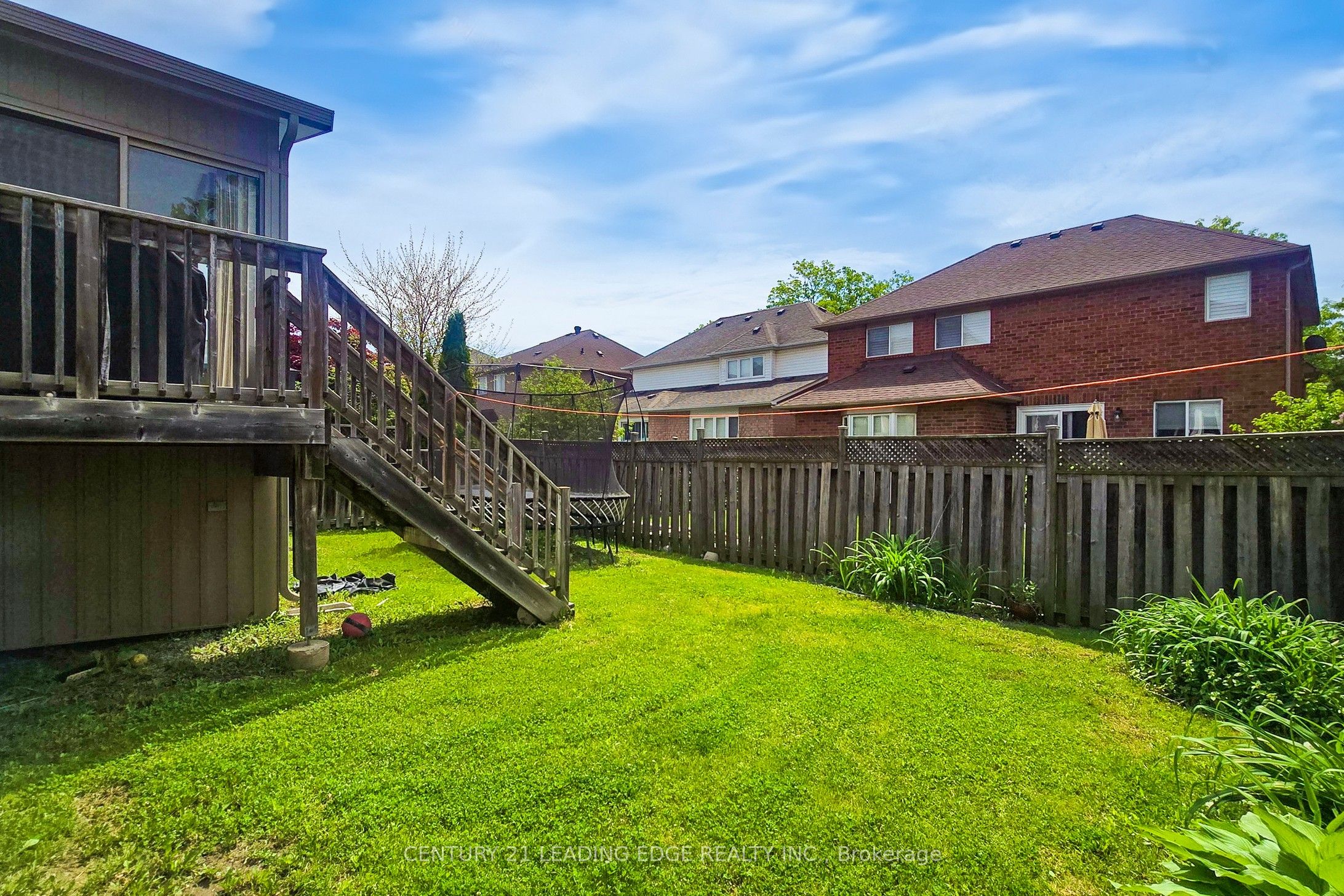74 Littleleaf Crescent