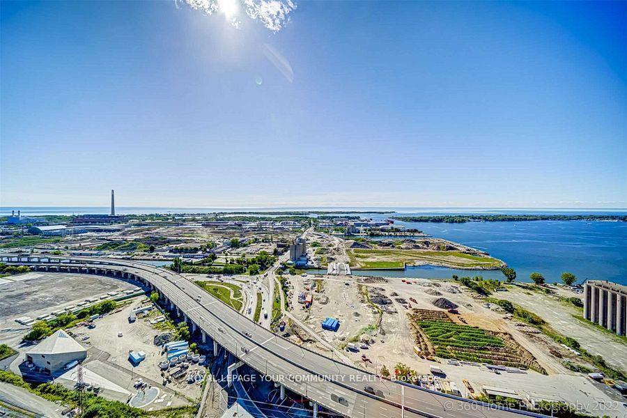 2 Bedrooms Condo at 70 Distillery, Toronto For sale