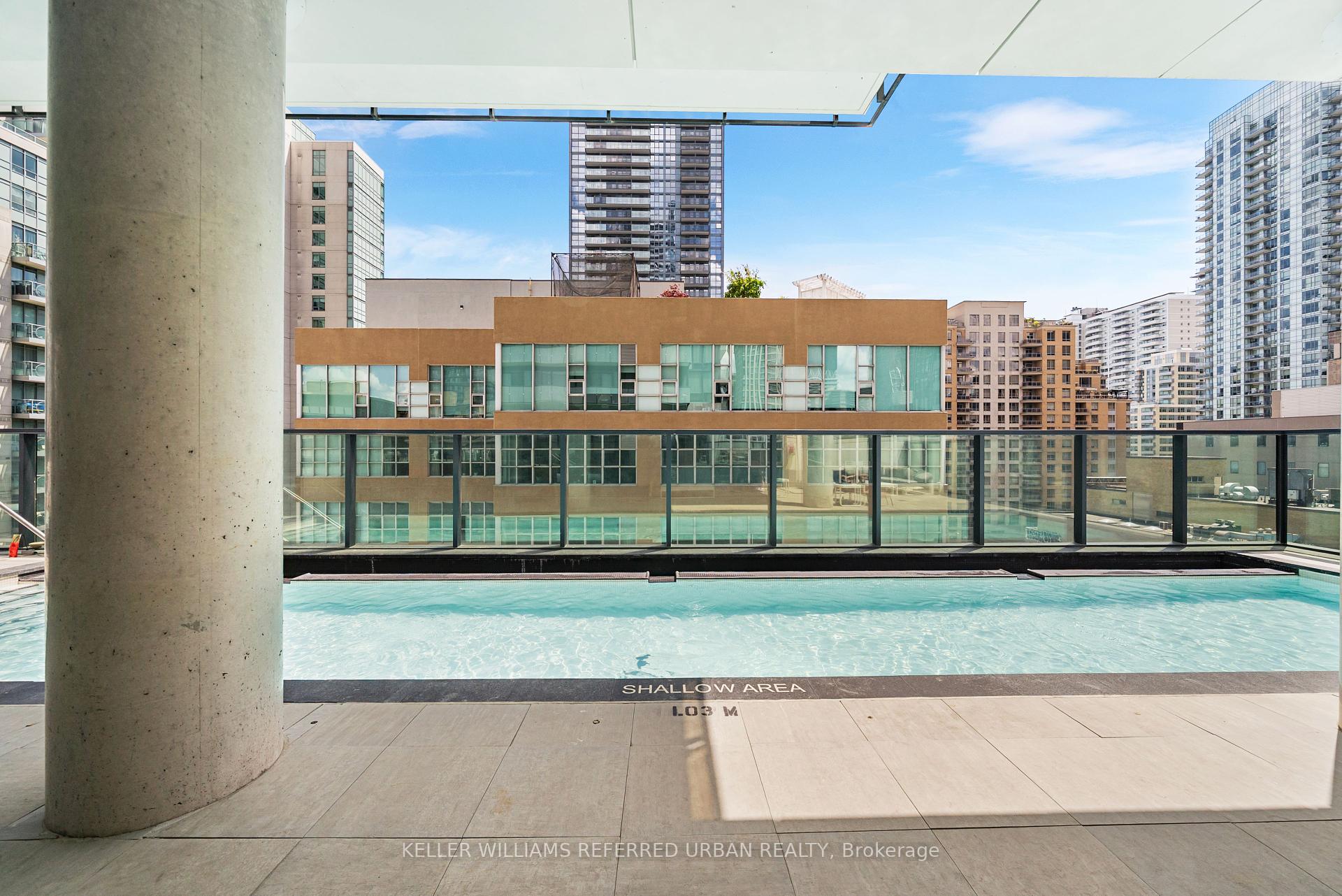 2 Bedrooms Condo at 185 Roehampton, Toronto For sale