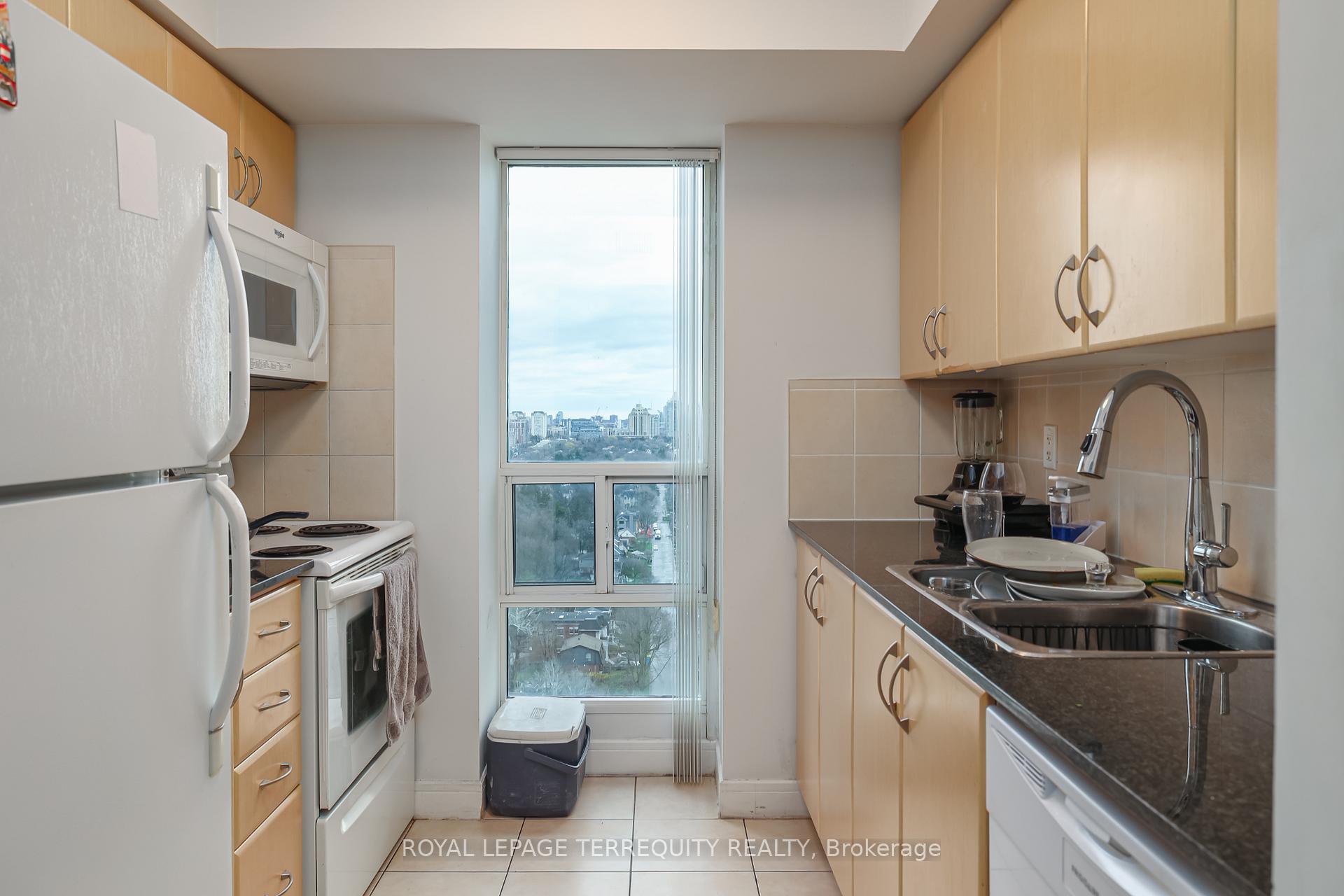 2 Bedrooms Condo at 35 Bales, Toronto For sale