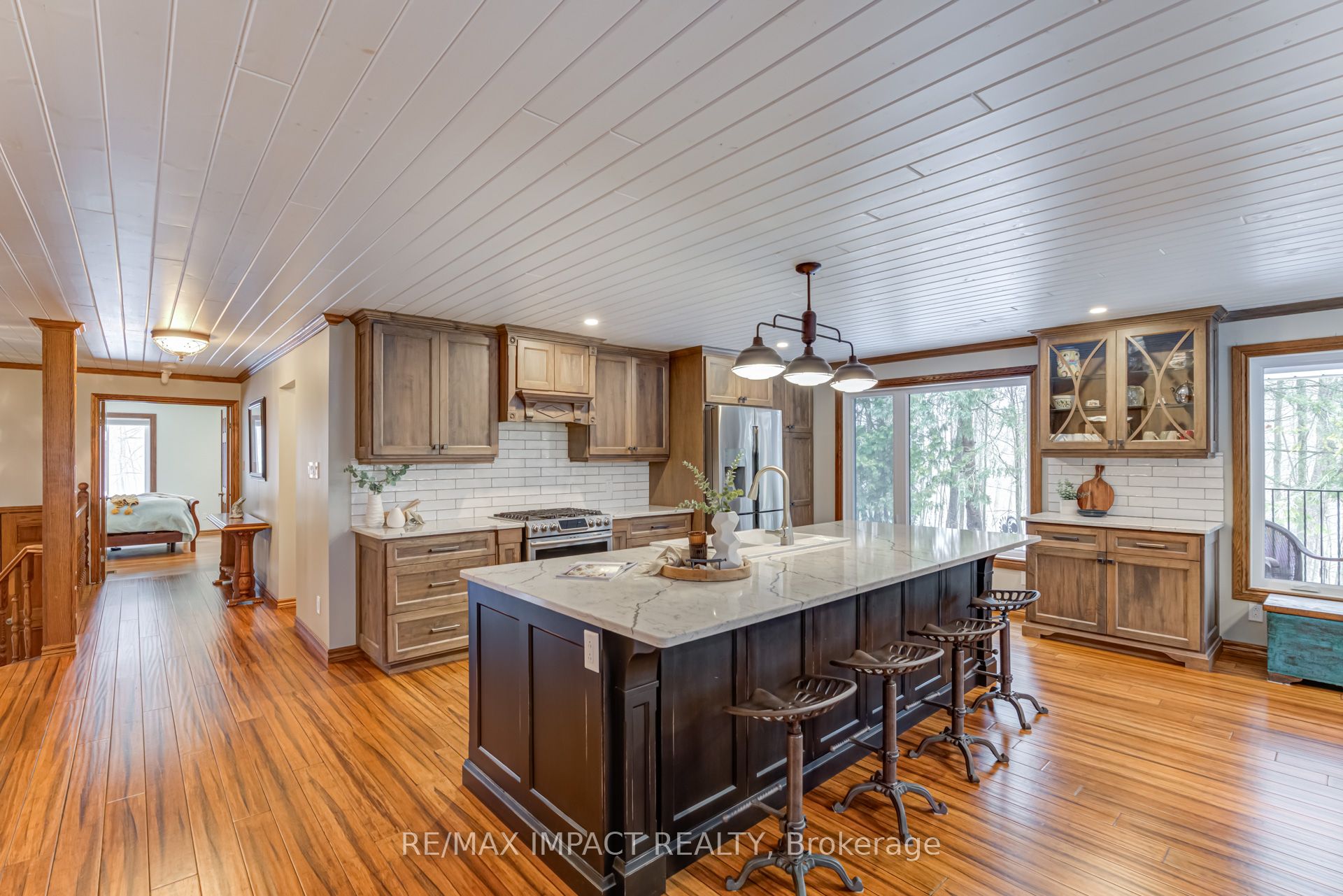 215 Raglan Road W
