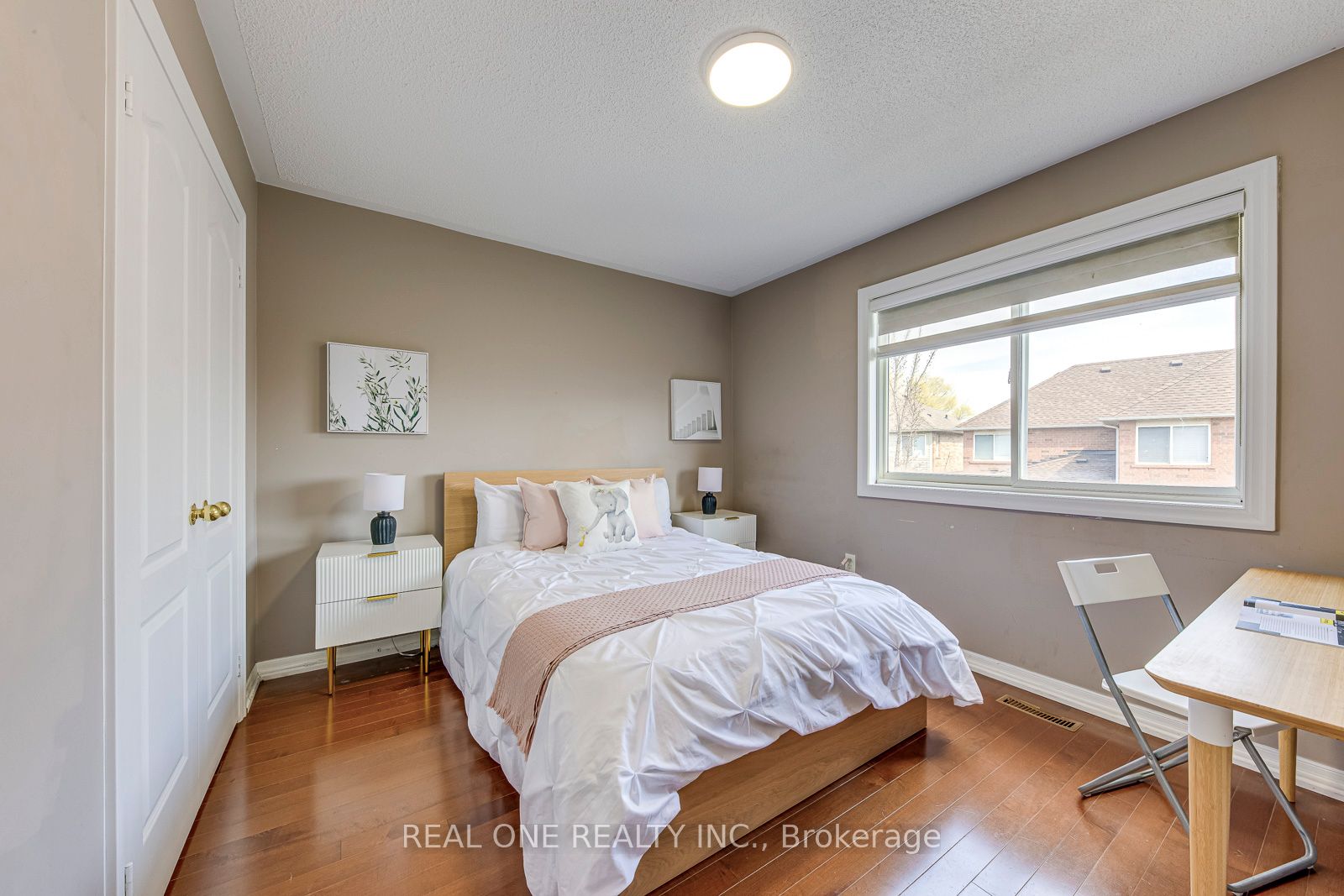 1368 Pine Glen Road, Oakville, ON L6M 4B9