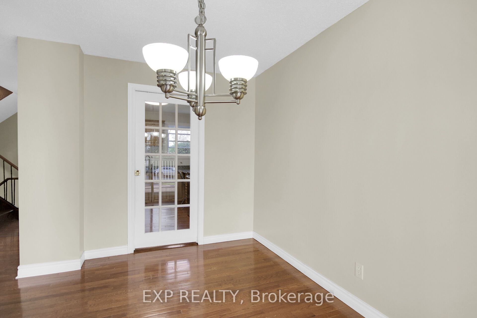 8 Henfield Avenue, Barrhaven, ON K2J 1J8