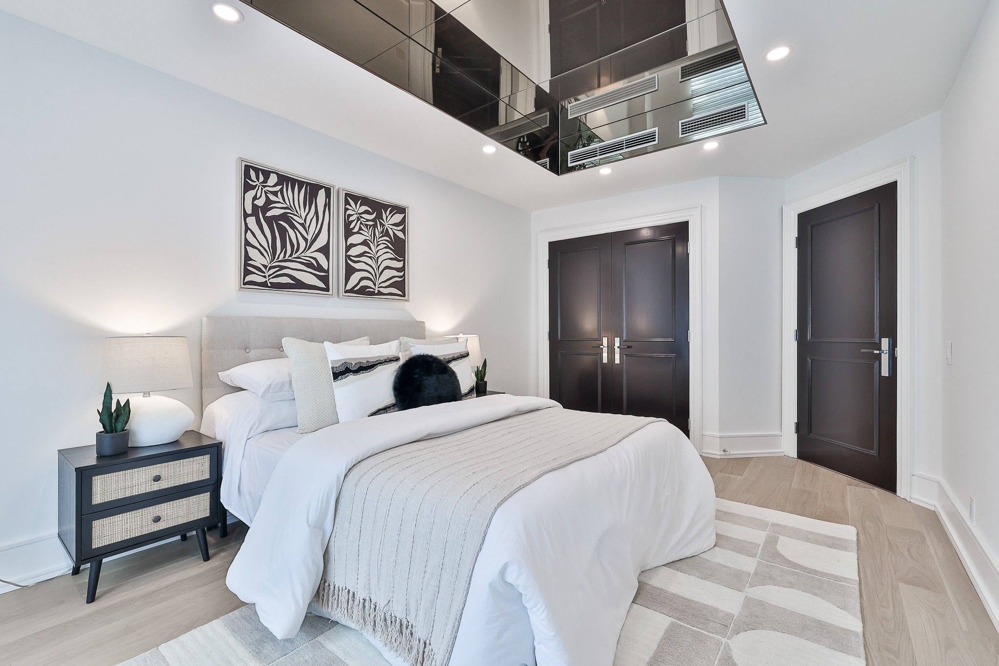 38 Avenue Road 111