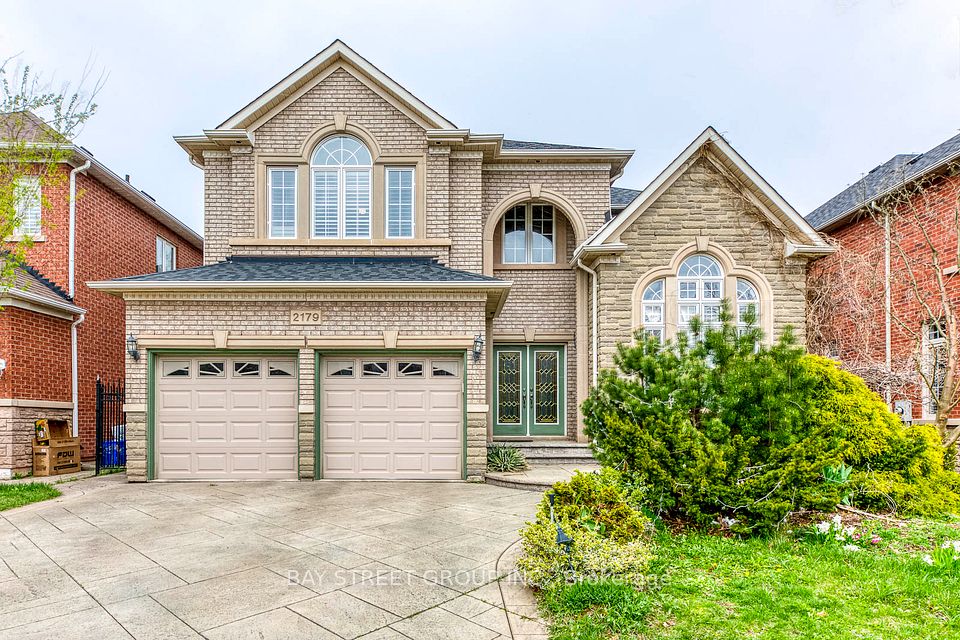 2179 North Ridge
