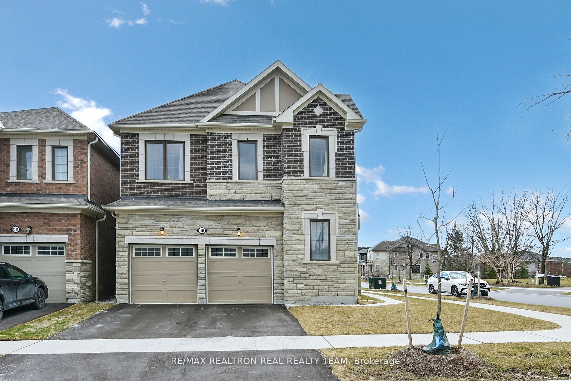 1586 Scarlett Trail, Pickering, ON L1X 0N9