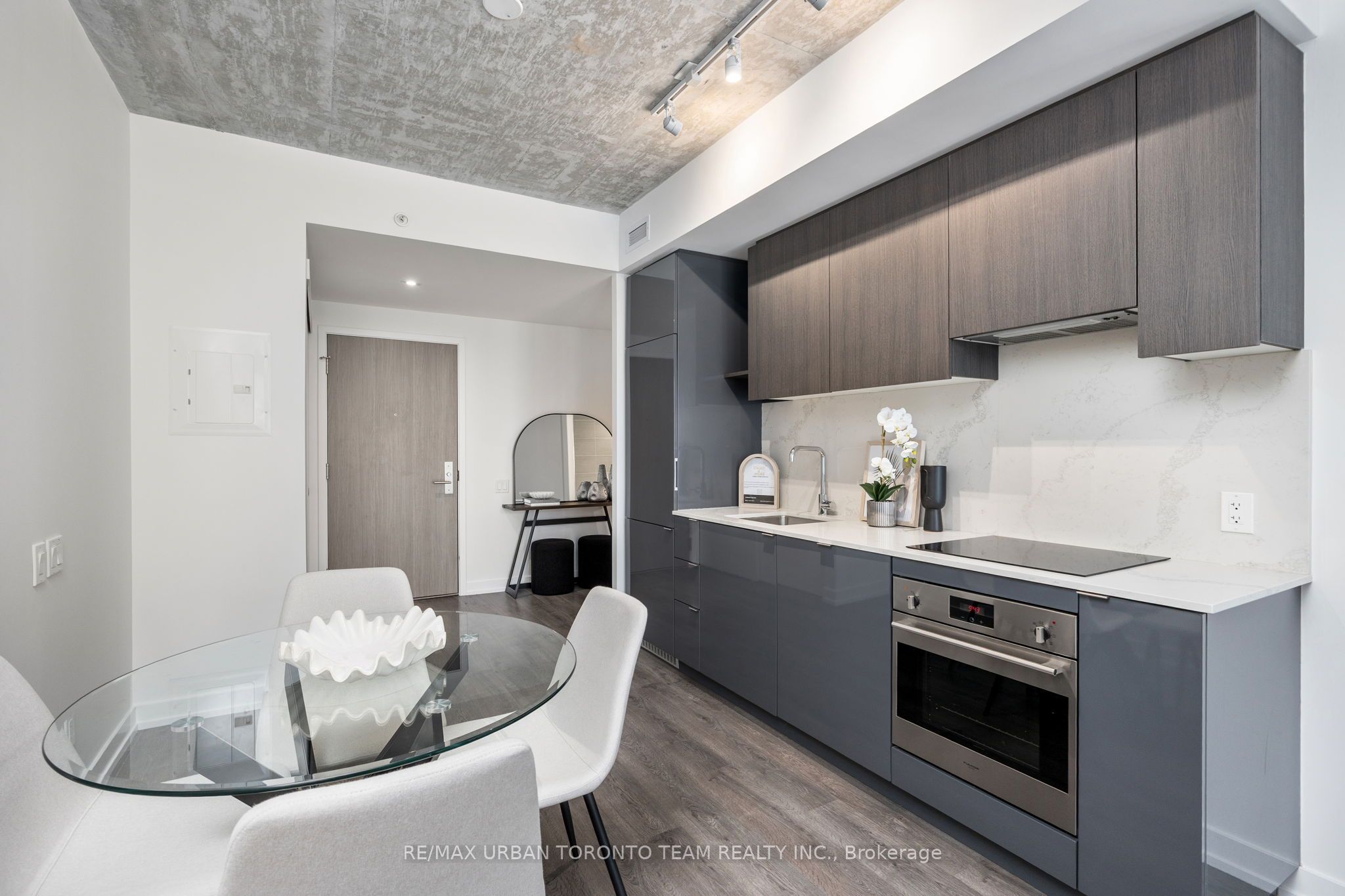 161 Roehampton Avenue, #304