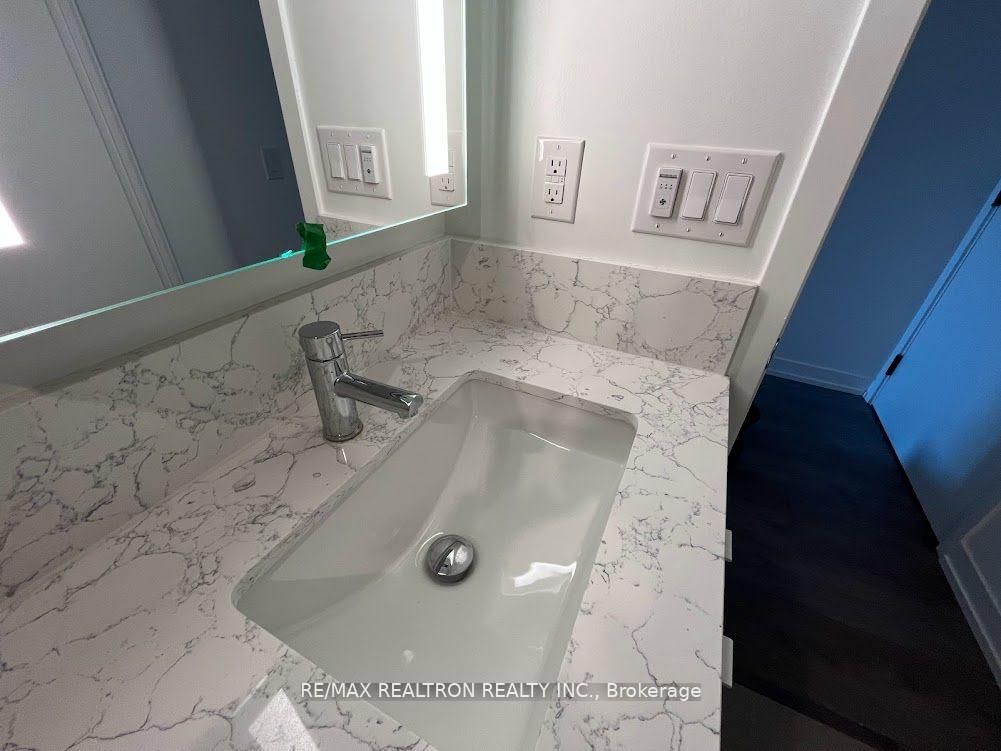 1 Bedroom Condo at 270 Dufferin, Toronto For sale