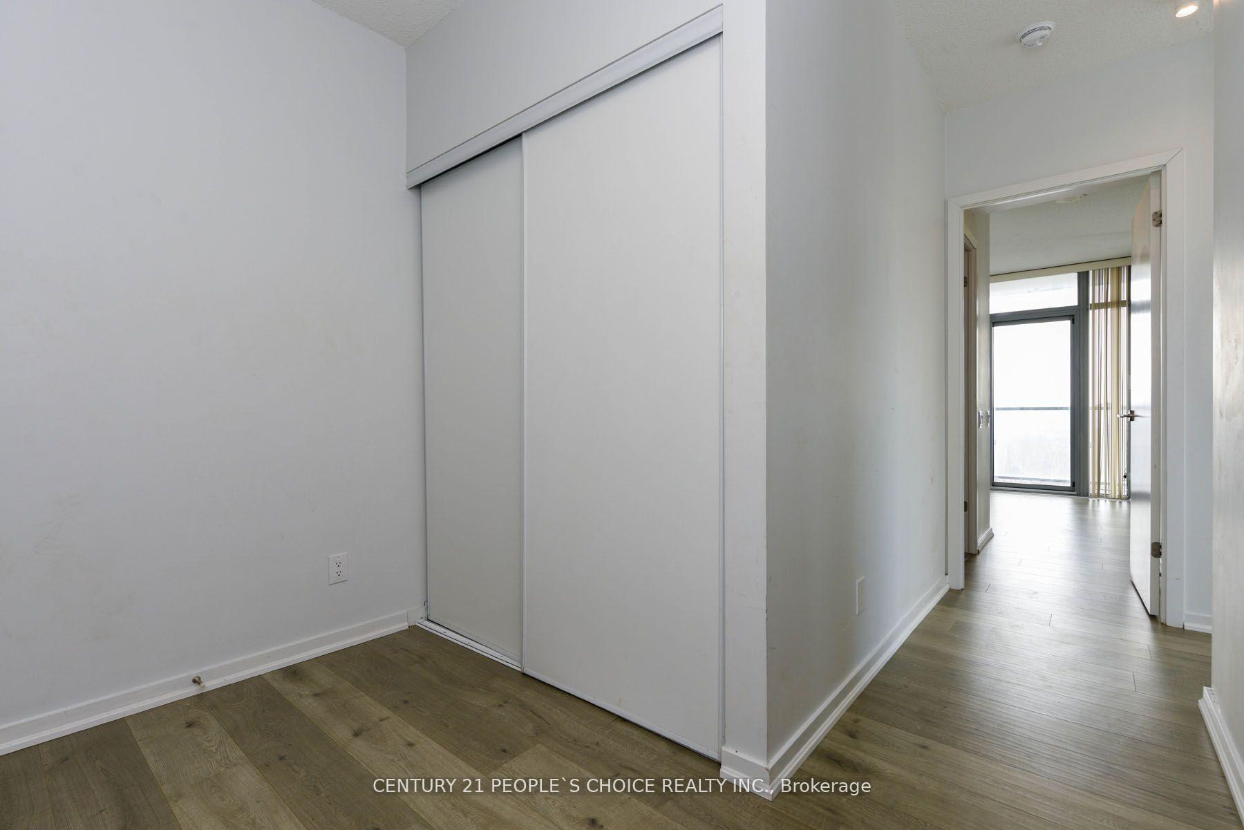 2 Bedrooms Condo at 105 The Queensway, Toronto For sale