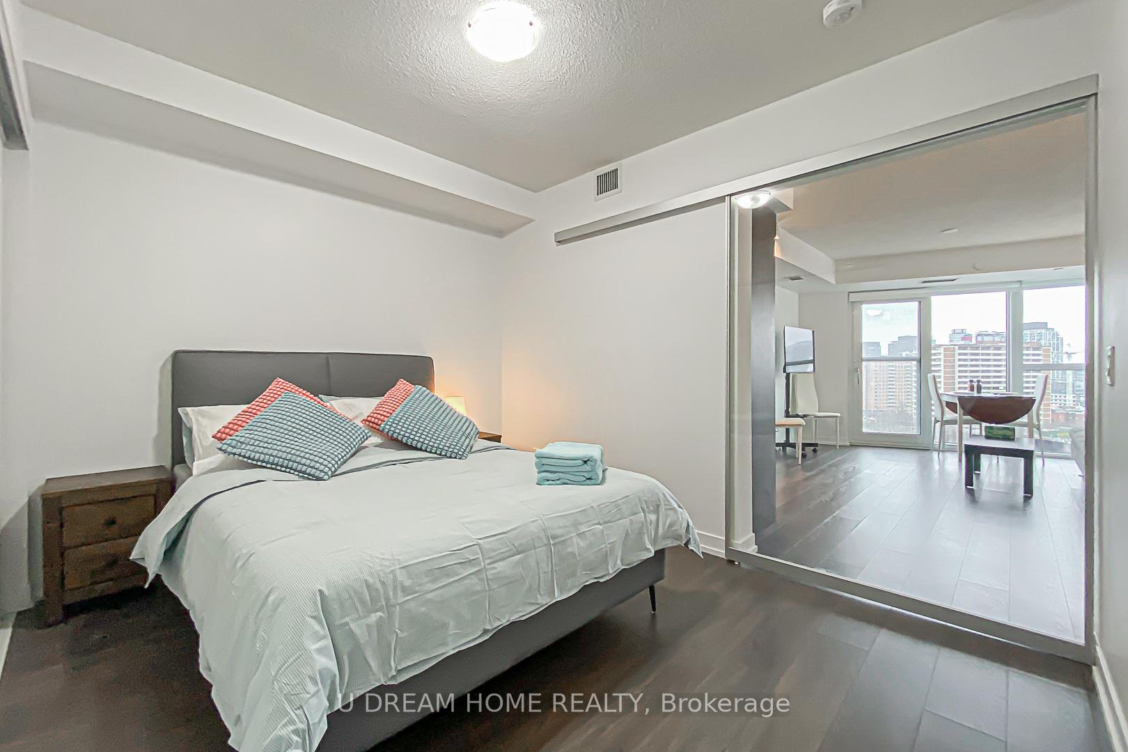 1 Bedroom Condo at 219 Dundas, Toronto For sale