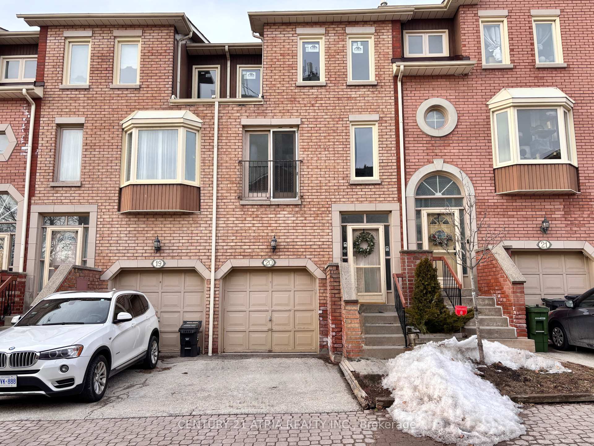 4 Bedrooms Condo at 3 Reidmount, Toronto For sale