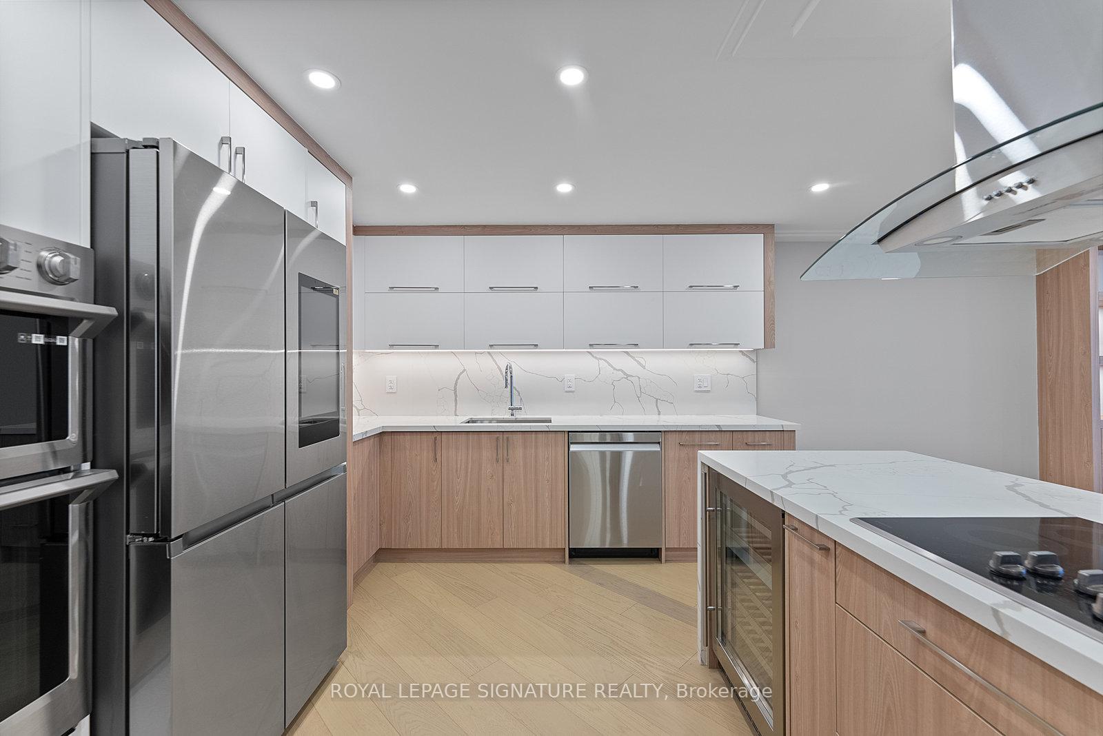 2 Bedrooms Condo at 77 Carlton,  Toronto For sale