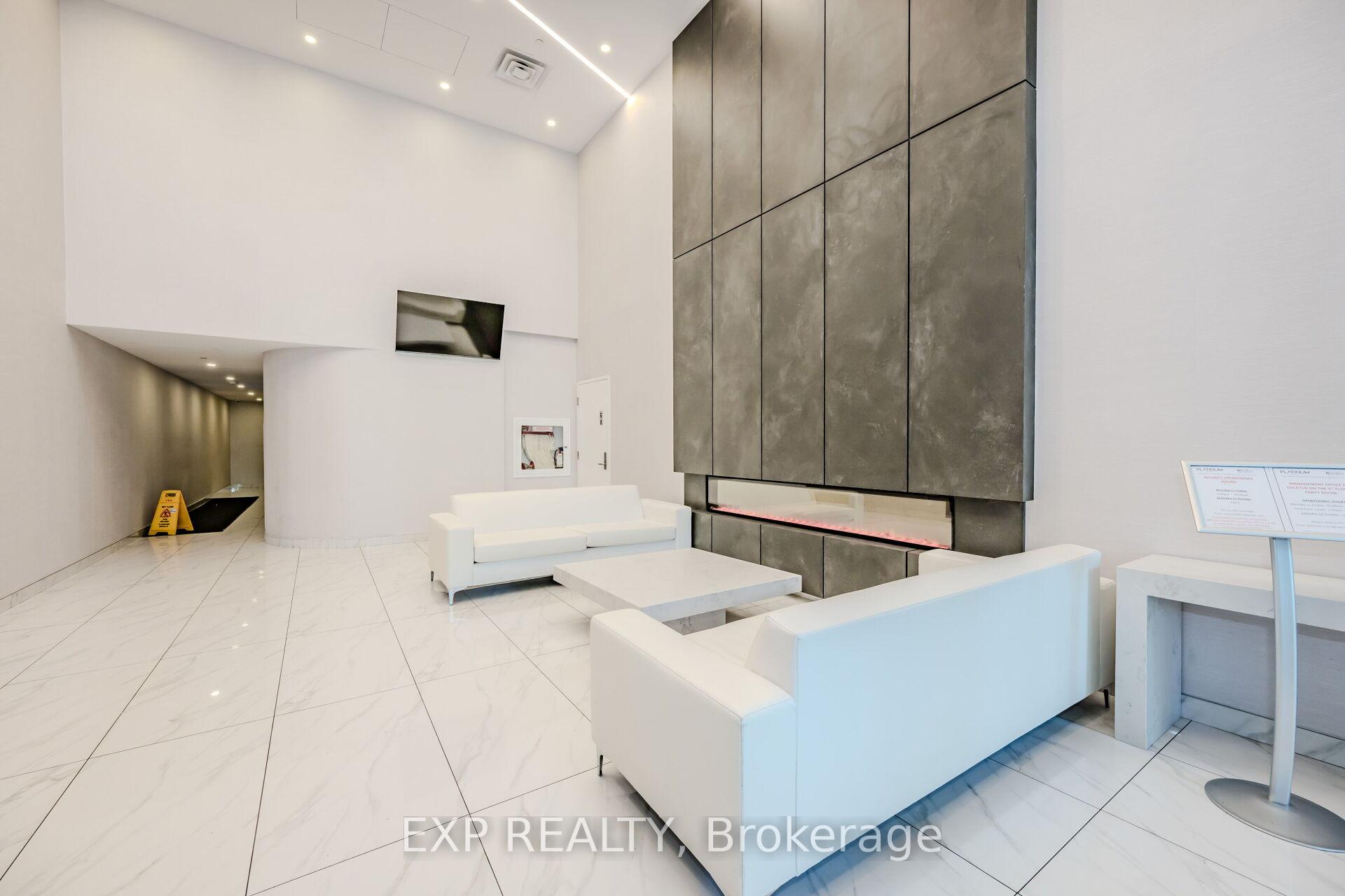 2 Bedrooms Condo at 15 Queen, Hamilton For sale