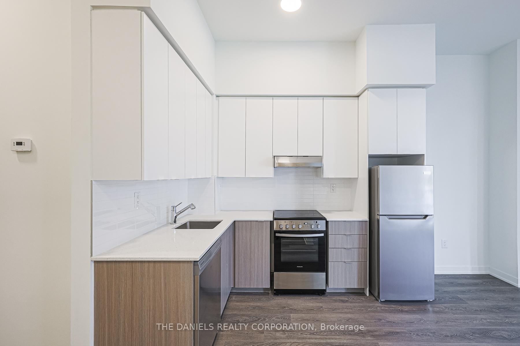 2 Bedrooms Condo at 165 Canon Jackson,  Toronto For sale