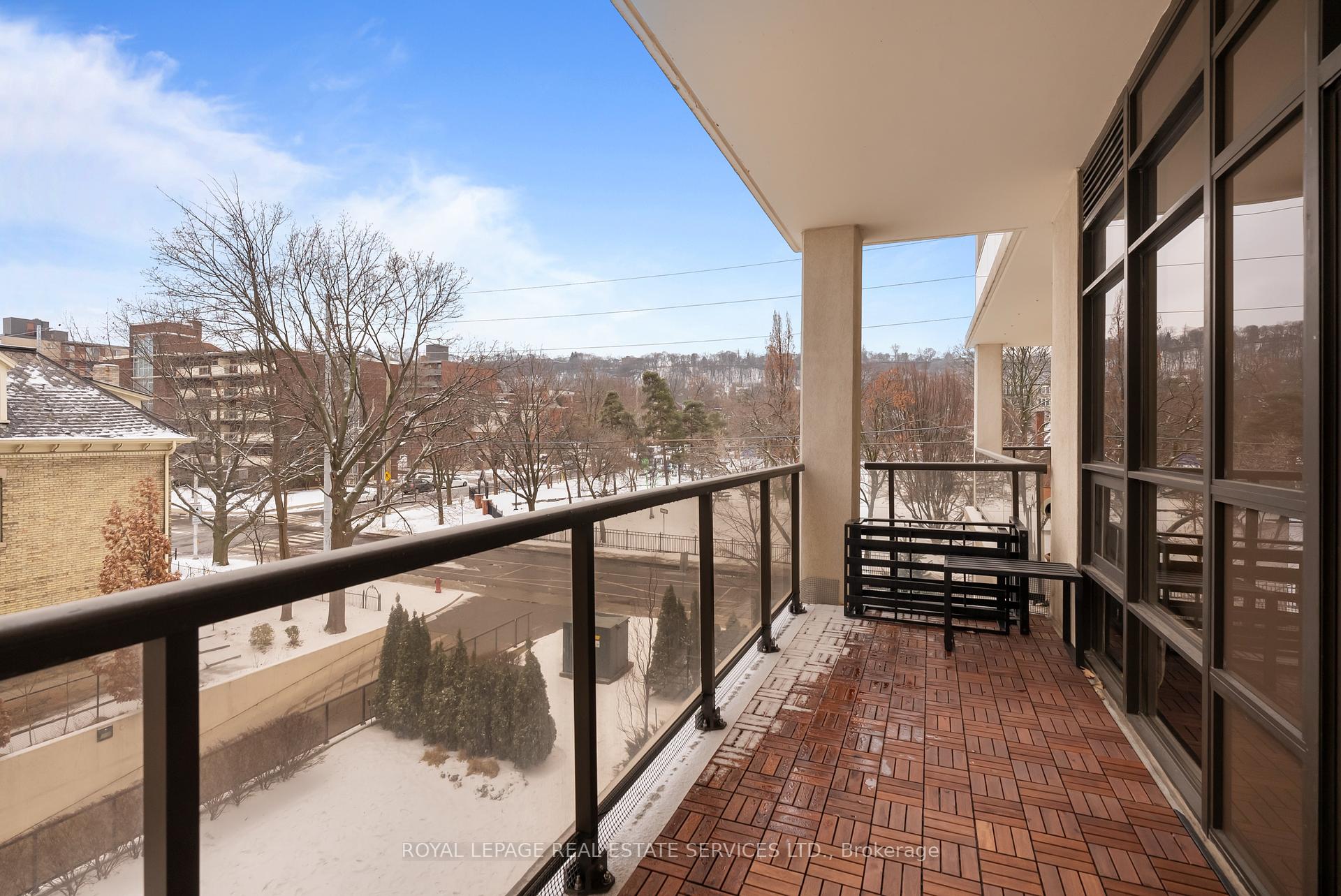 2 Bedrooms Condo at 90 Charlton,  Hamilton For sale