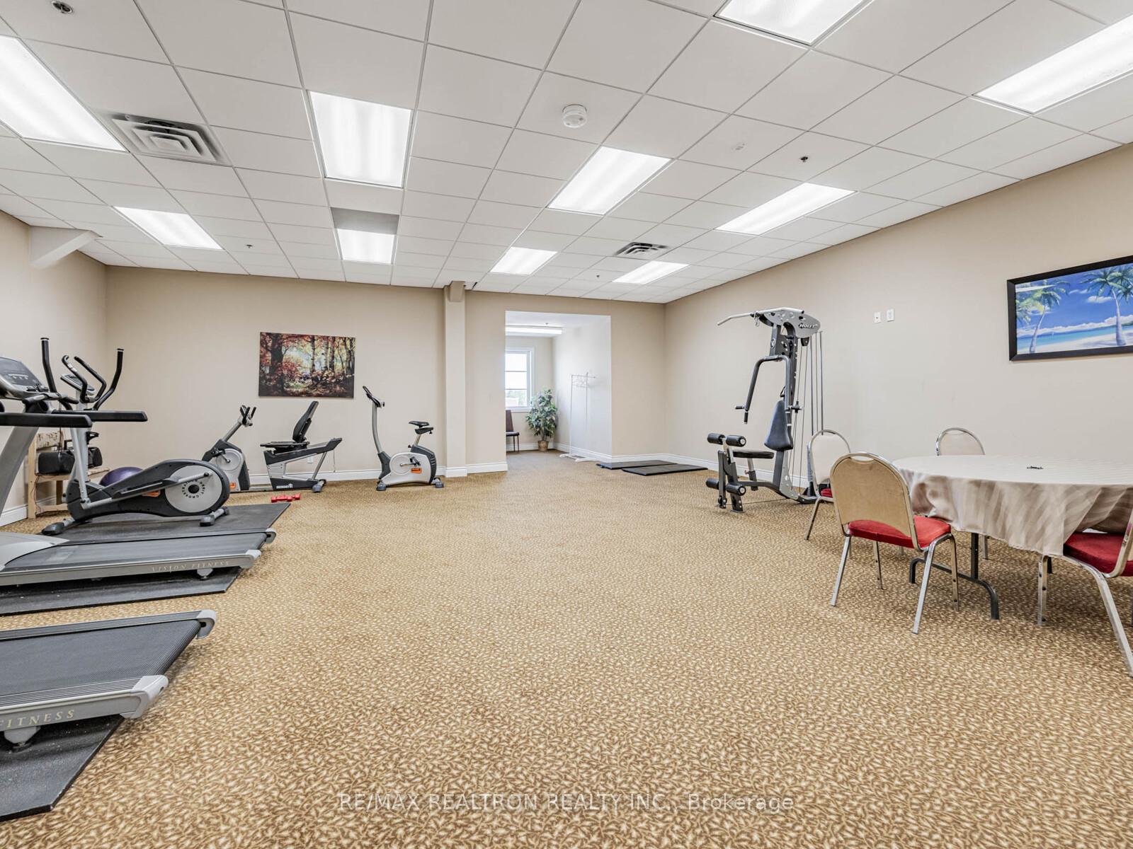 2 Bedrooms Condo at 9901 Keele, Vaughan For sale