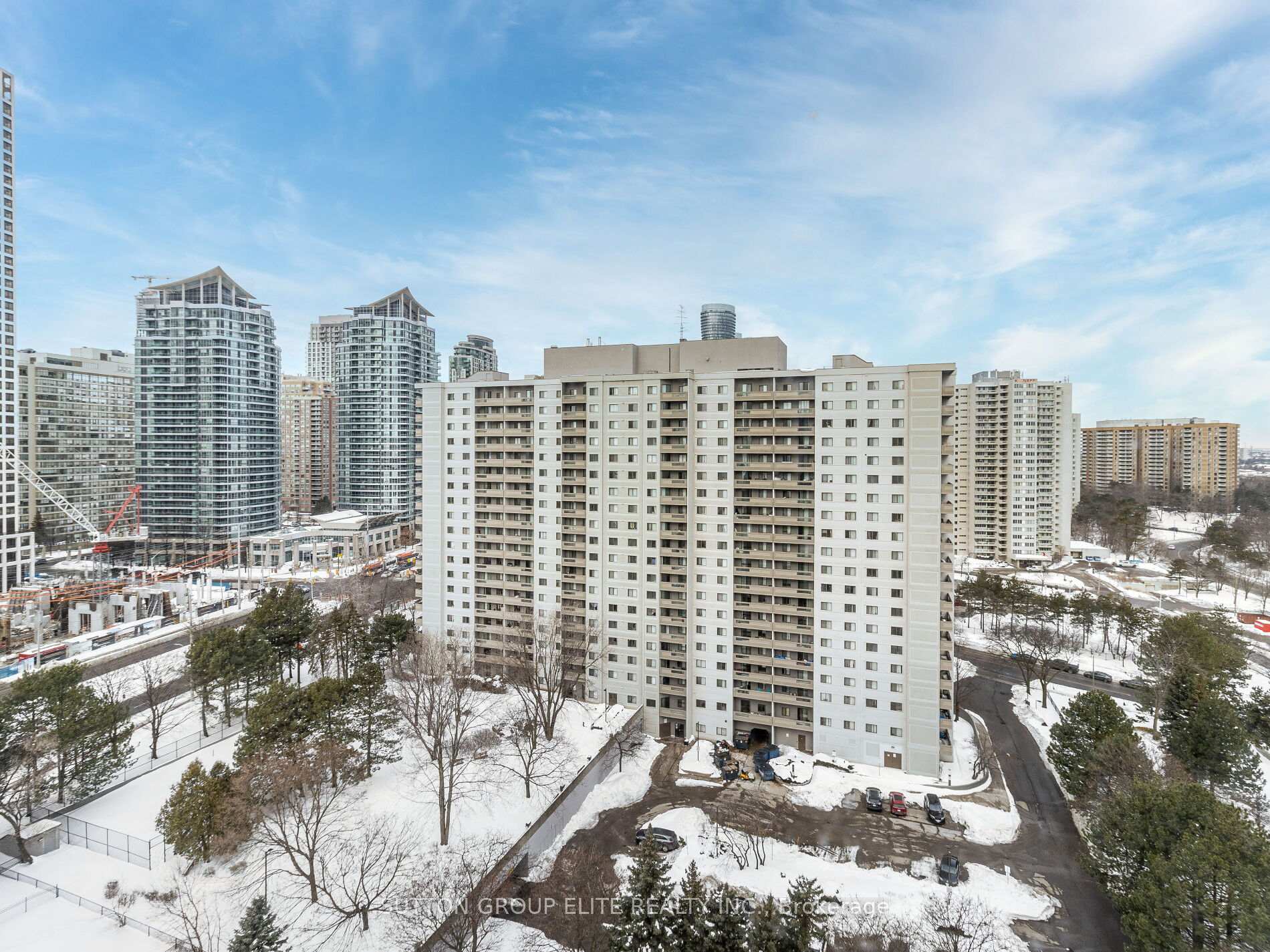 2 Bedrooms Condo at 50 Elm, Mississauga For sale