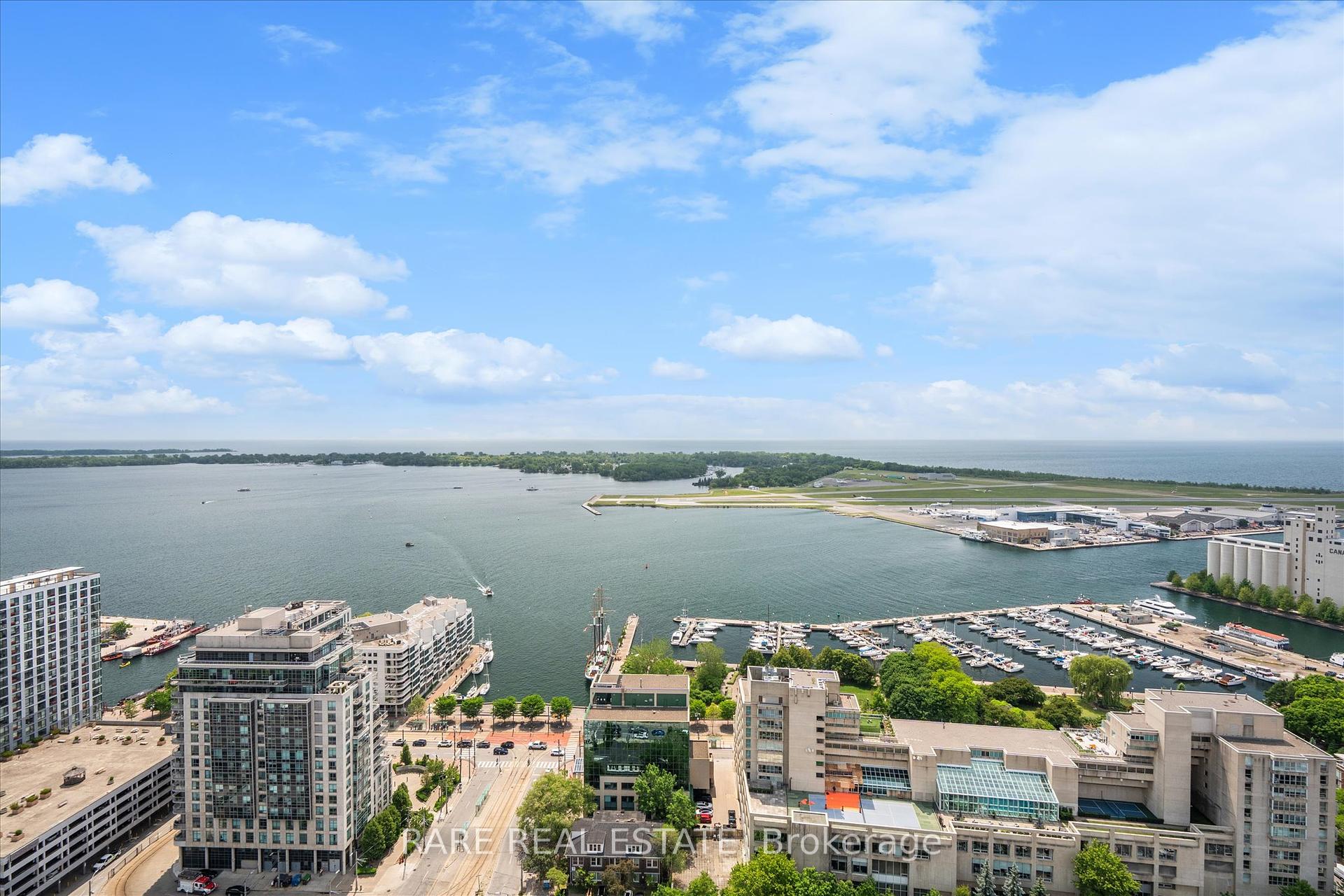 3 Bedrooms Condo at 11 Brunel, Toronto For sale