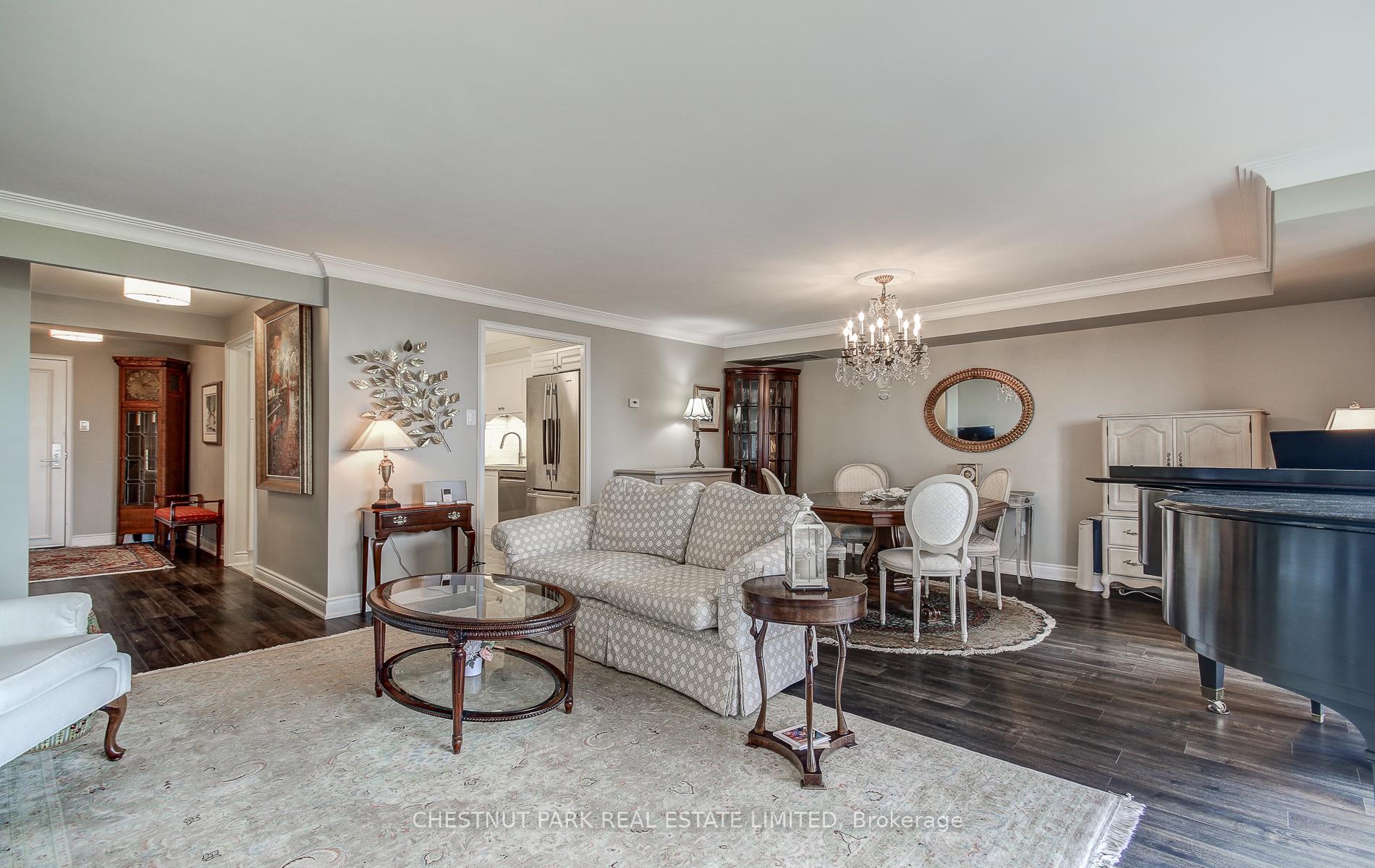 2 Bedrooms Condo at 1400 Dixie, Mississauga For sale