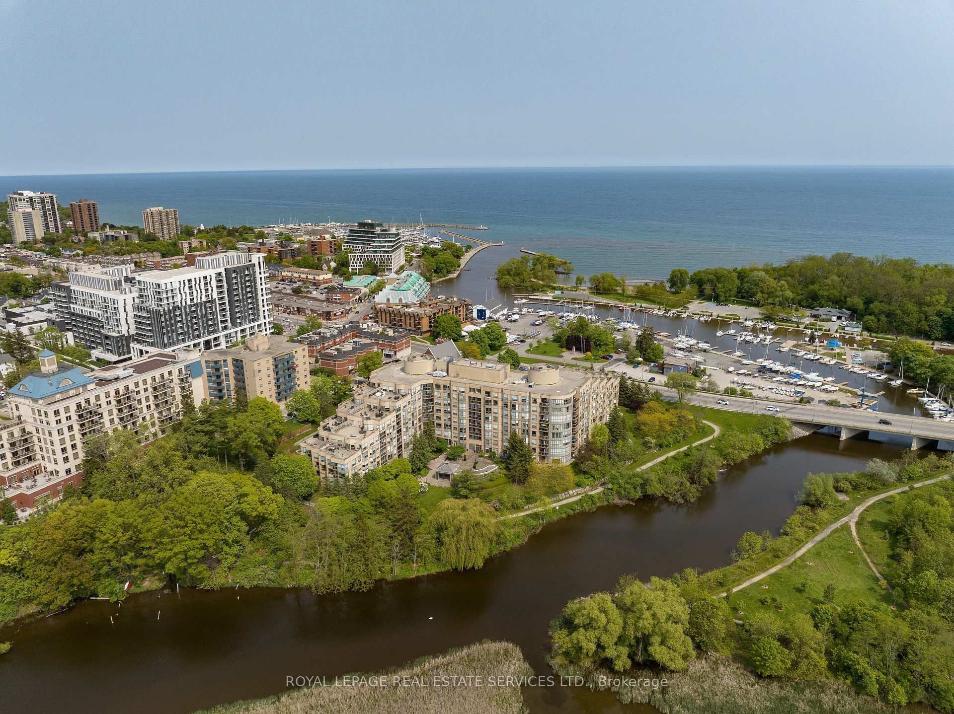 2 Bedrooms Condo at 2511 Lakeshore,  Oakville For sale