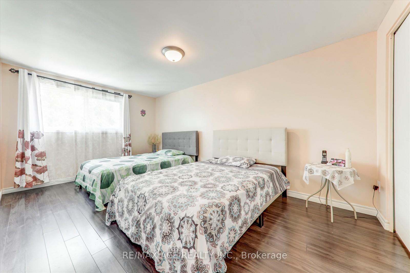 3 Bedrooms Condo at 82 St. Andrews, Hamilton For sale