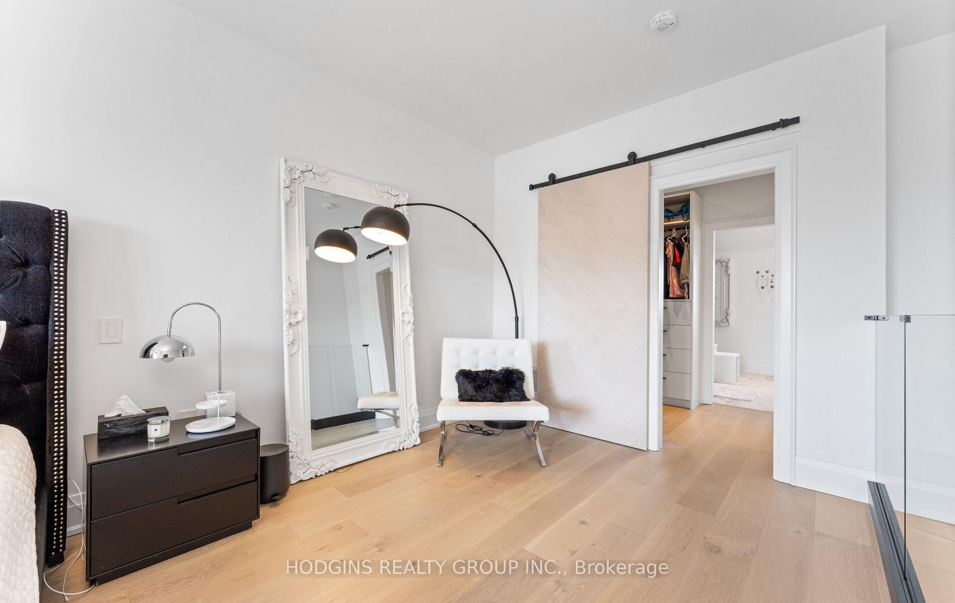 4 Bedrooms Condo at 10 Lunar, Mississauga For sale