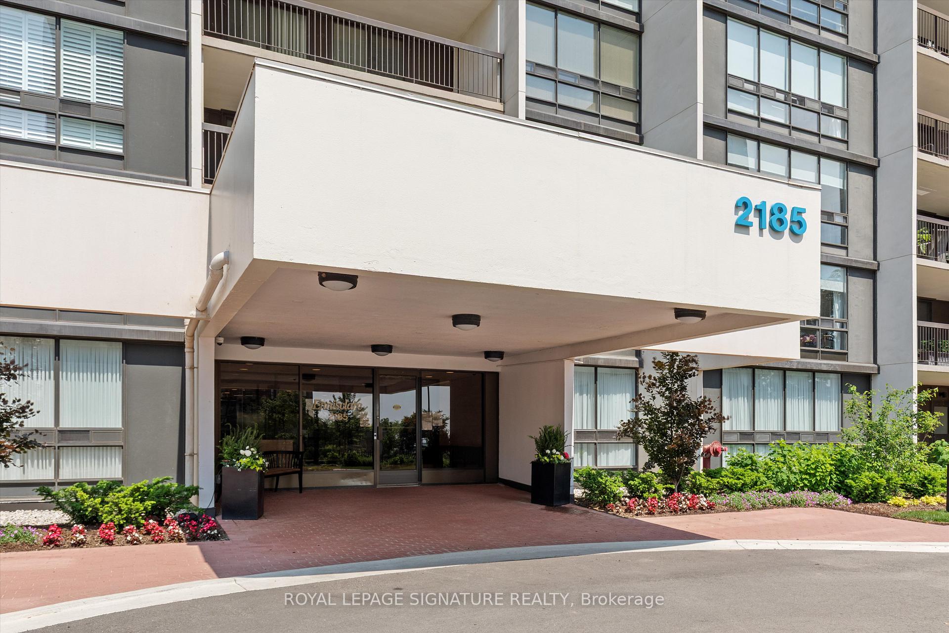 3 Bedrooms Condo at 2185 Marine, Oakville For sale