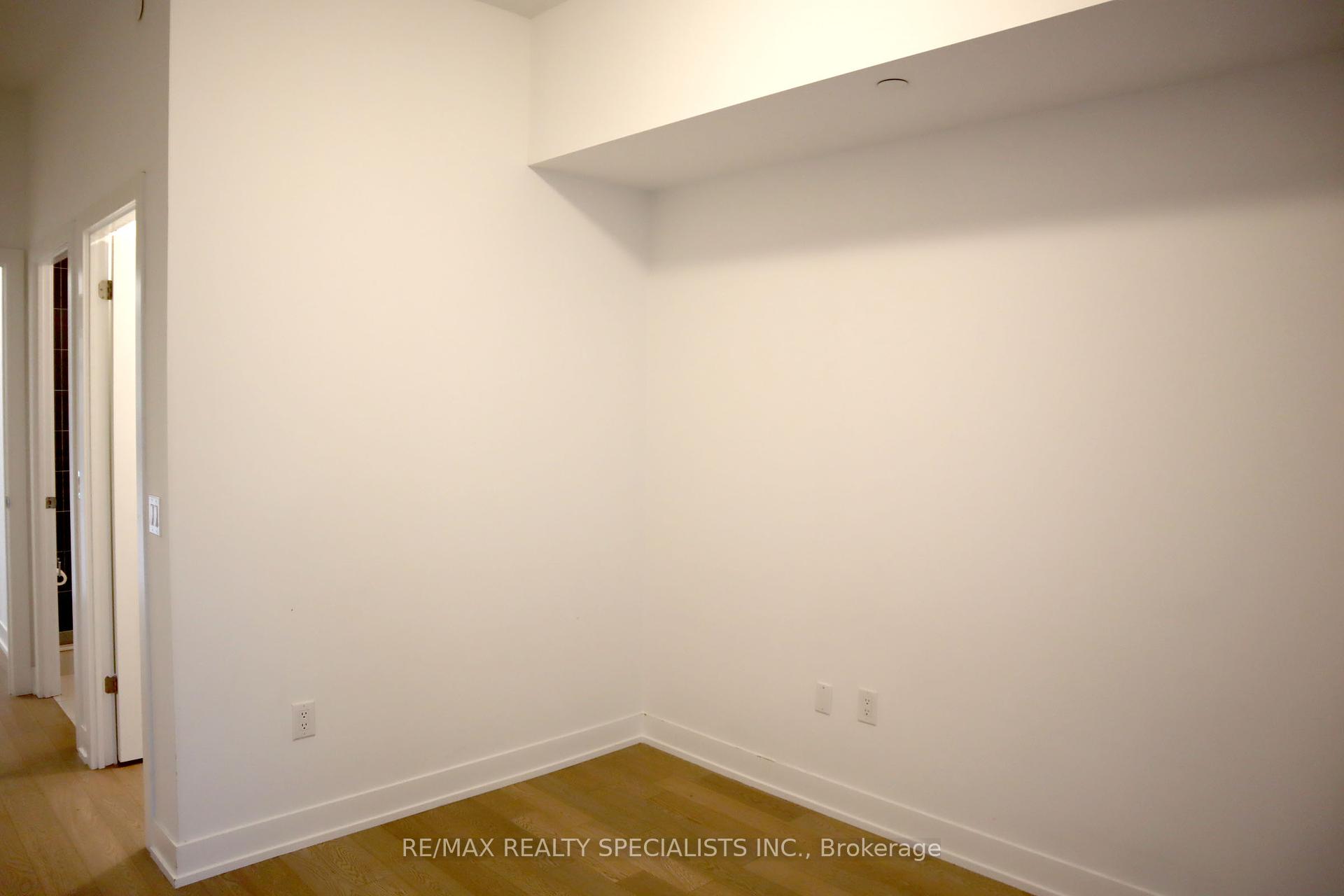 2 Bedrooms Condo at 1063 Douglas McCurdy, Mississauga For sale