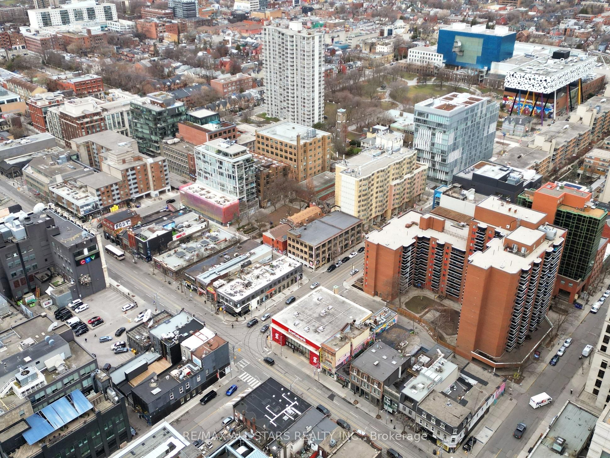 10 - 14 Mccaul Street, #301