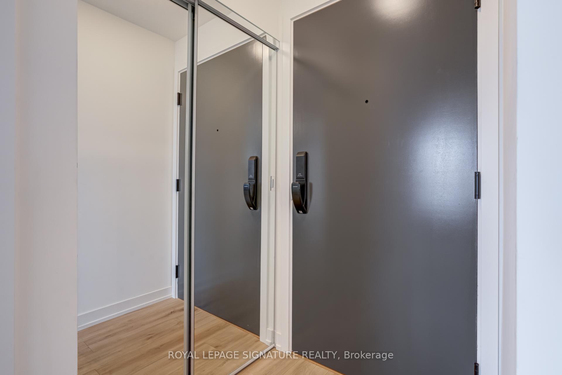 2 Bedrooms Condo at 335 Wheat Boom, Oakville For sale