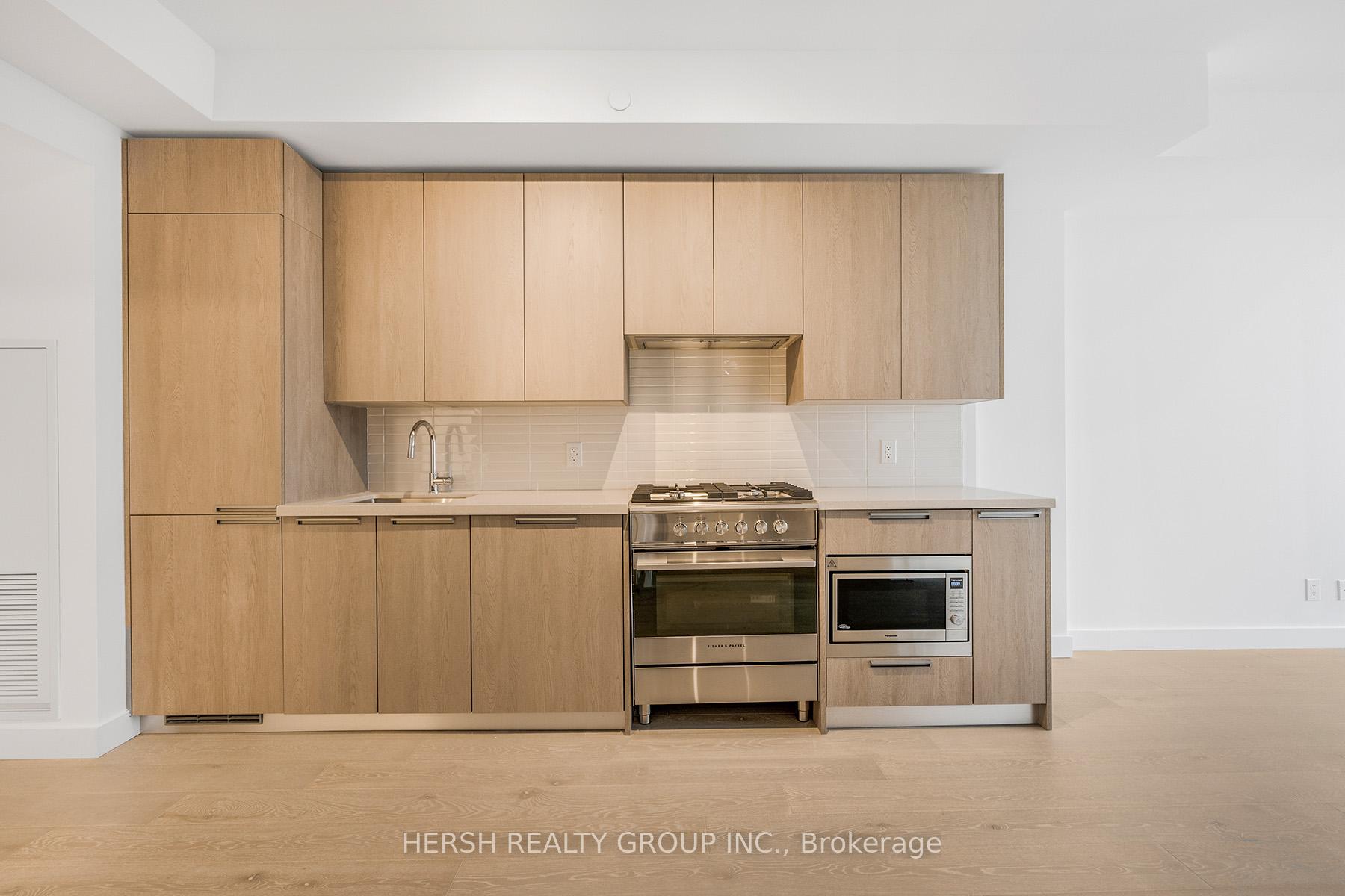 2 Bedrooms Condo at 160 Kingsway,  Toronto For sale