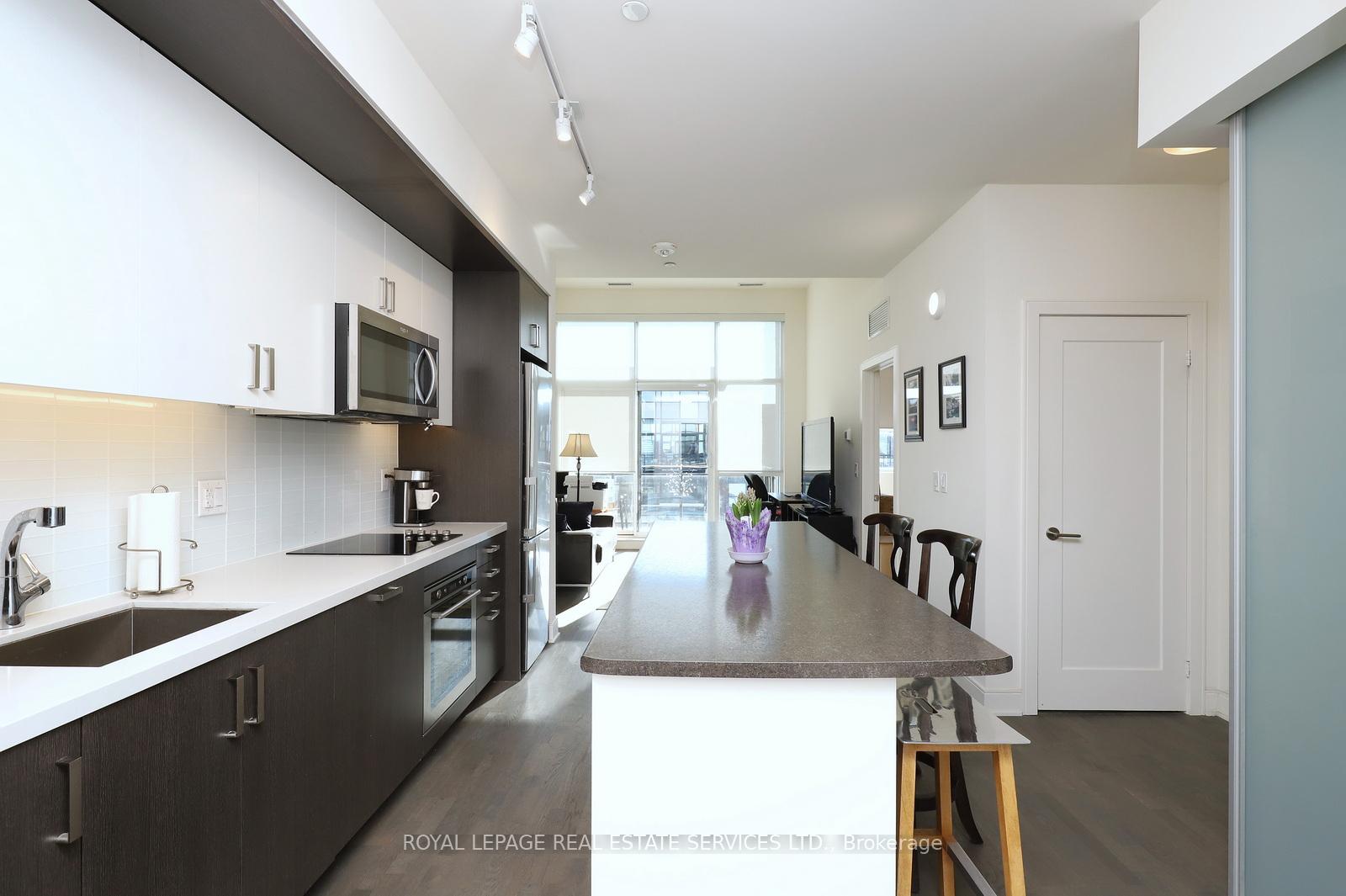 2 Bedrooms Condo at 1575 Lakeshore,  Mississauga For sale