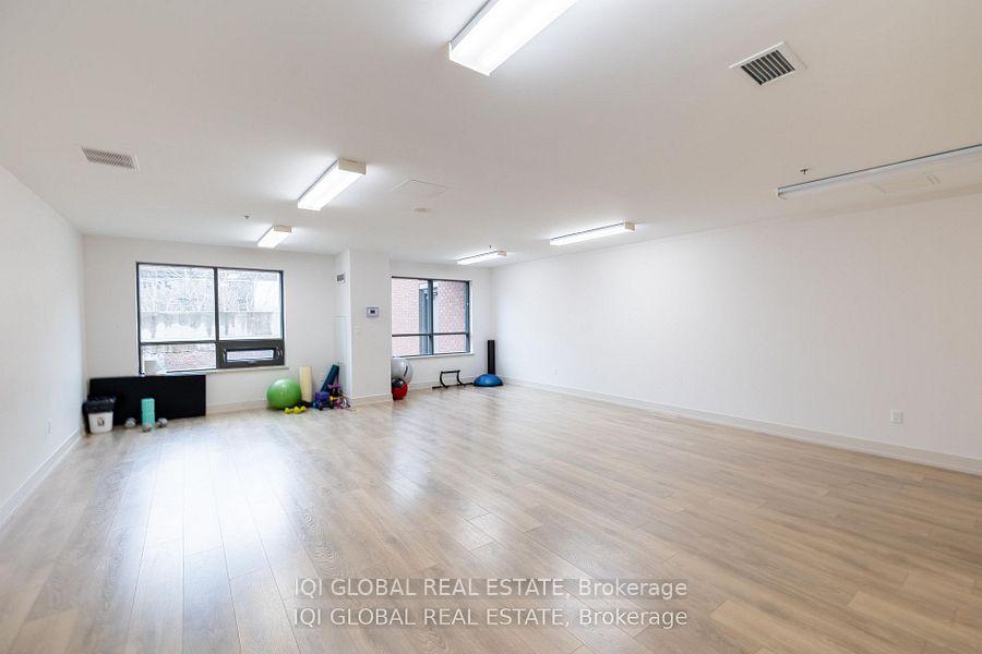 2 Bedrooms Condo at 1420 Dupont, Toronto For sale