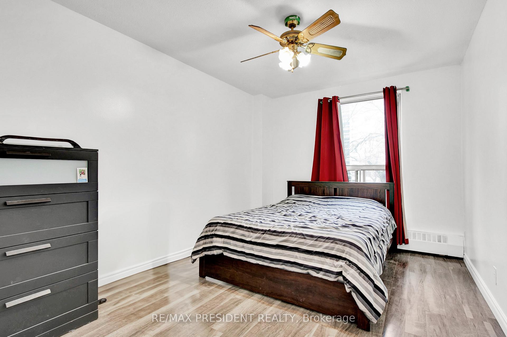 4 Bedrooms Condo at 10 Eddystone,  Toronto For sale