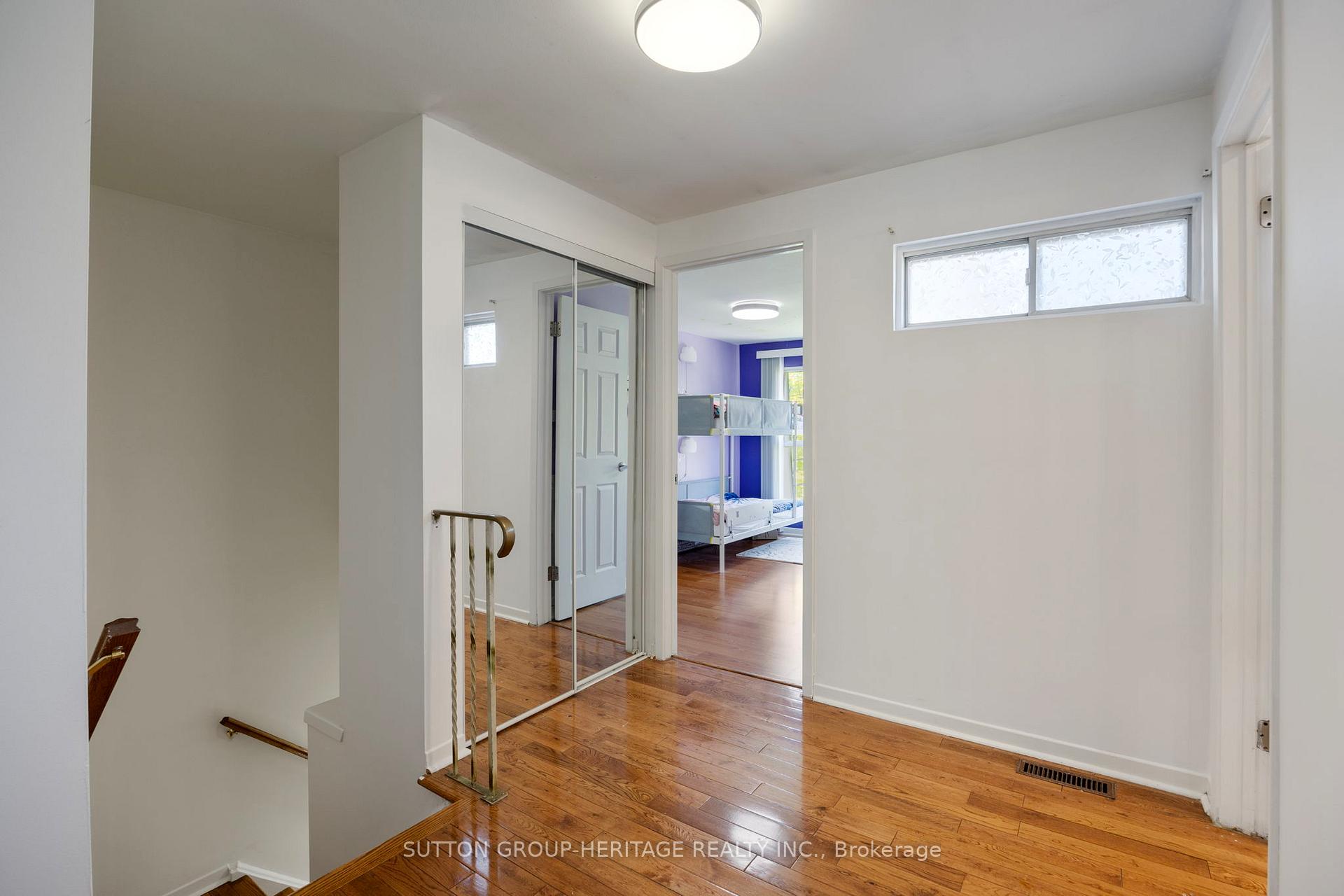 4 Bedrooms Condo at 40 Dundalk, Toronto For sale