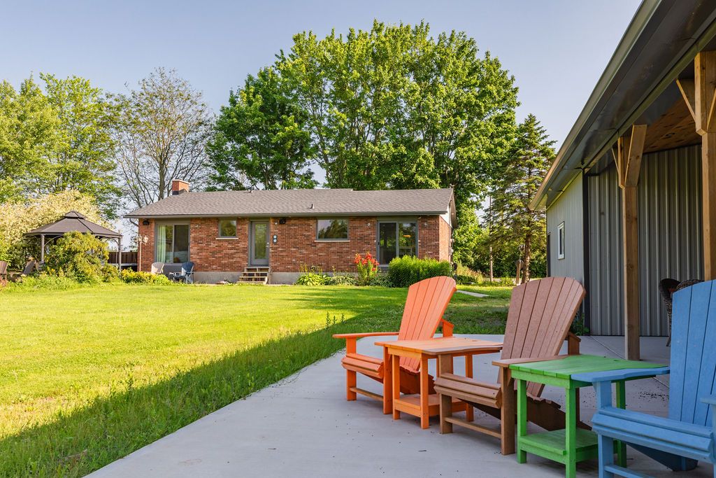 9263 Lincoln Street Niagara Falls Ontario L3B 5N7