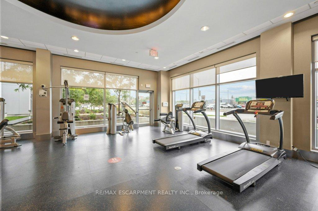 2 Bedrooms Condo at 55 Speers, Oakville For sale