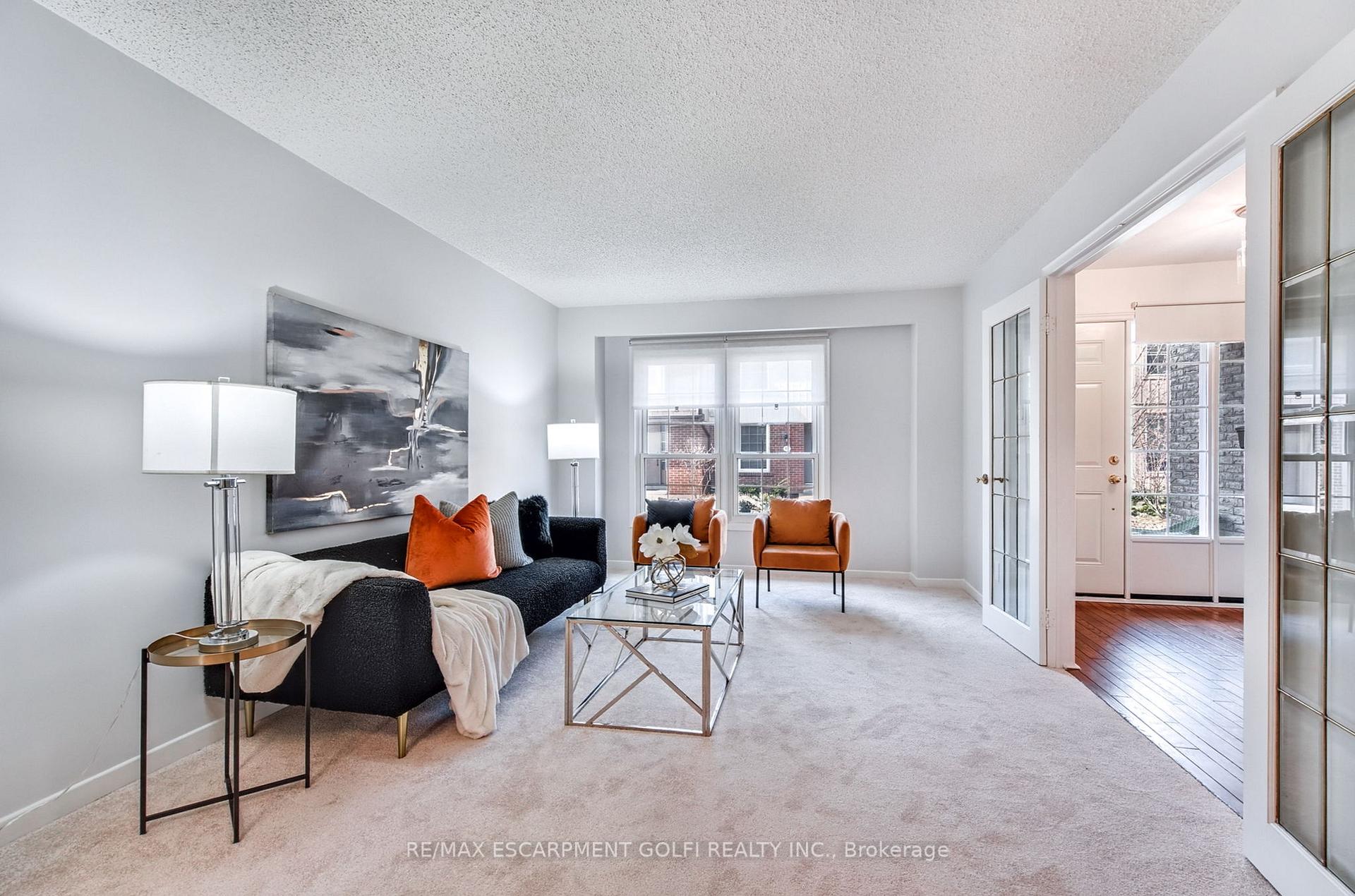 4 Bedrooms Condo at 3041 Glencrest,  Burlington For sale