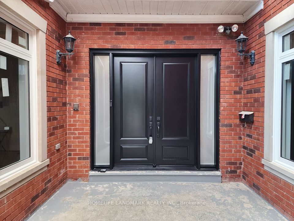 40 Kingmount Crescent, Richmond Hill, ON L4B 3W6