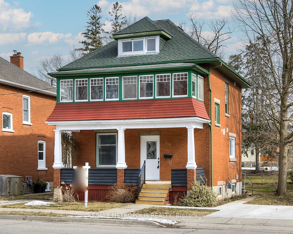 539 Moore