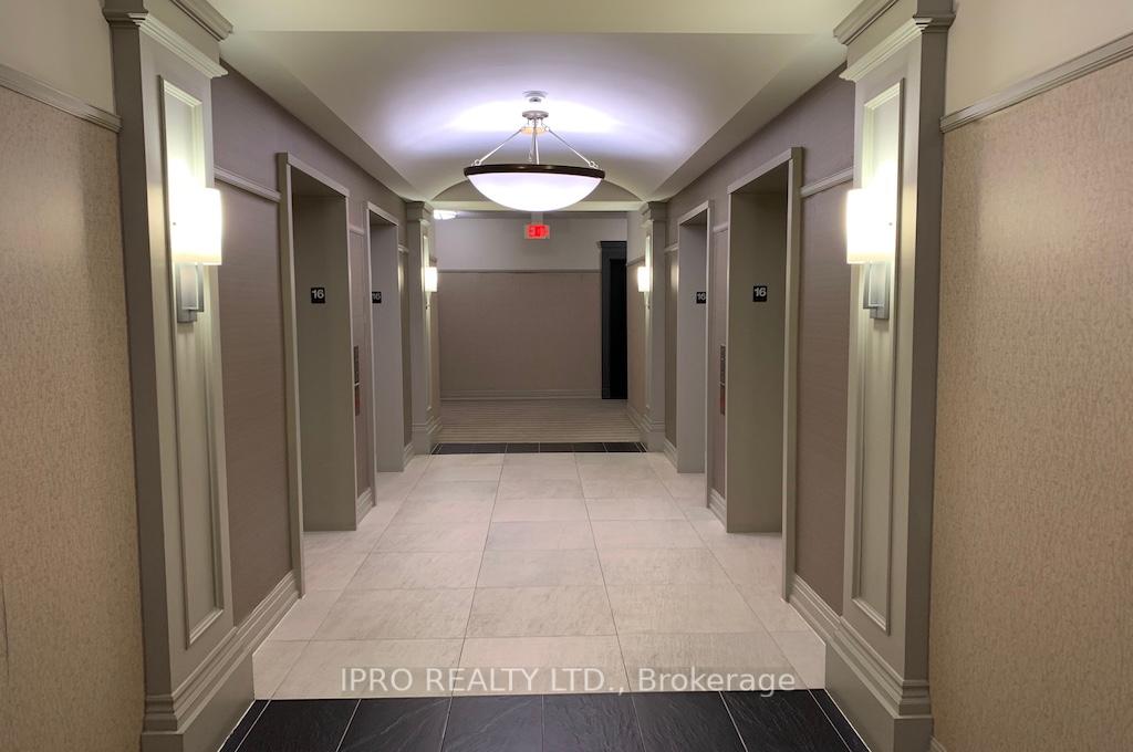 3 Bedrooms Condo at 388 Prince of Wales, Mississauga For sale