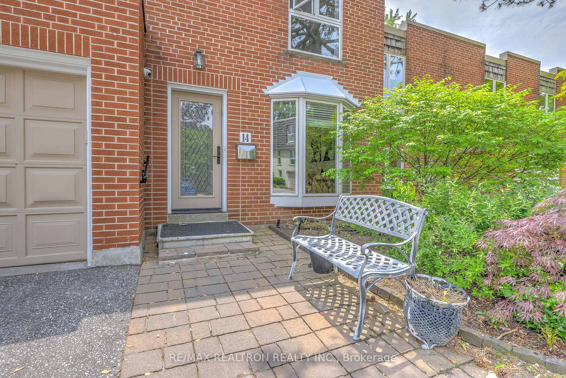 5 Bedrooms Condo at 14 Anvil Millway, Toronto For sale