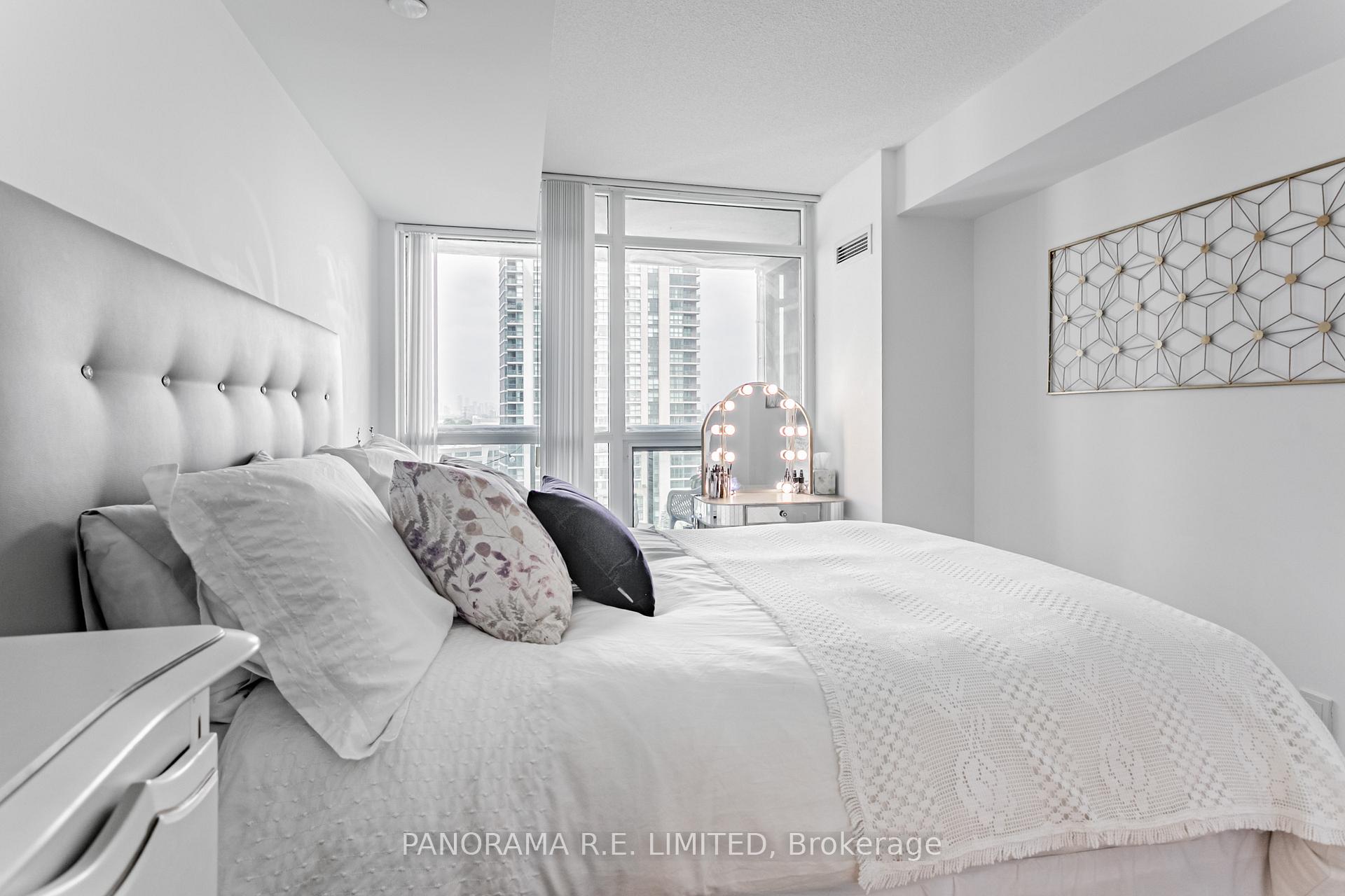 2 Bedrooms Condo at 205 Sherway Gardens, Toronto For sale
