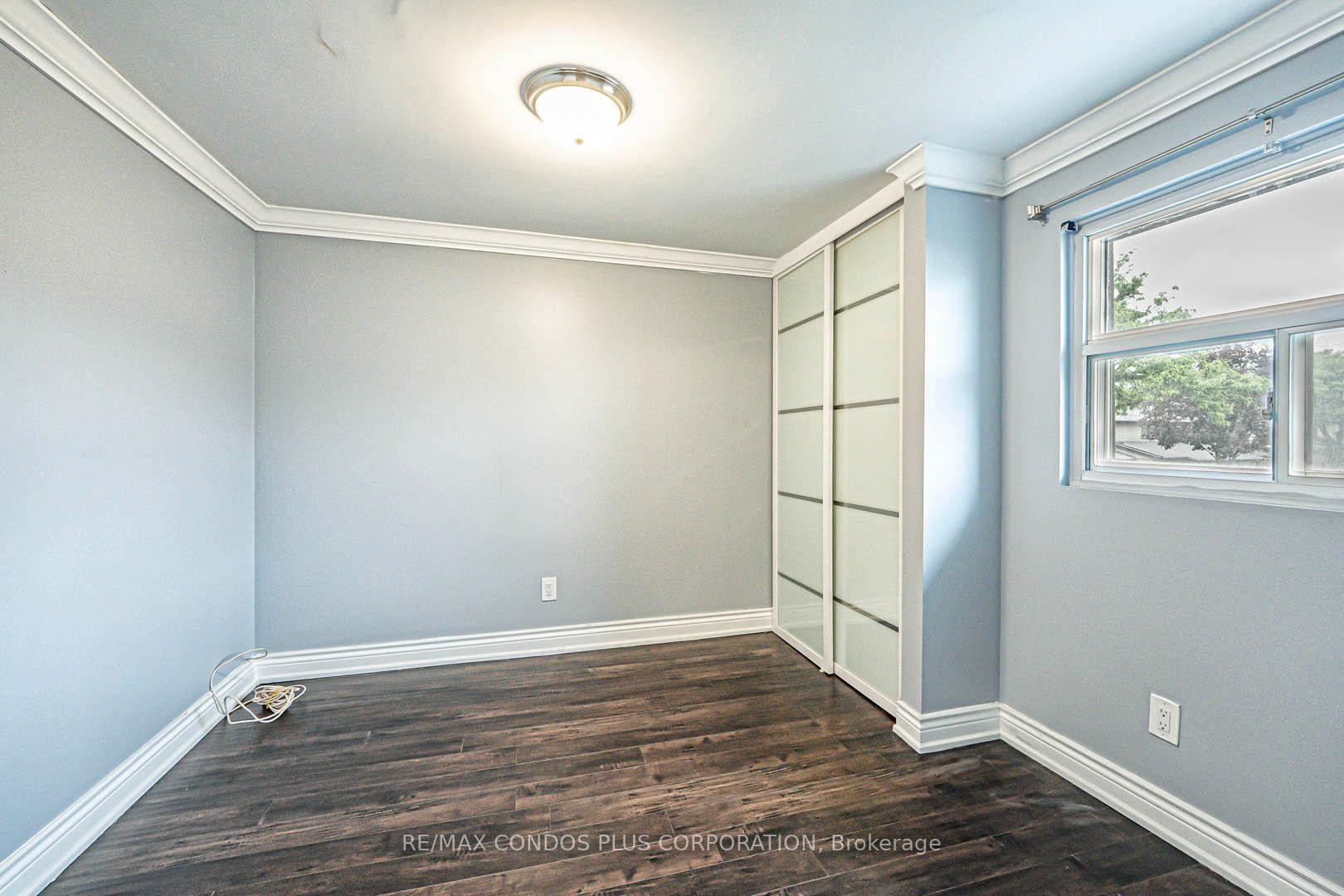 3 Bedrooms Condo at 525 Meadows, Mississauga For sale