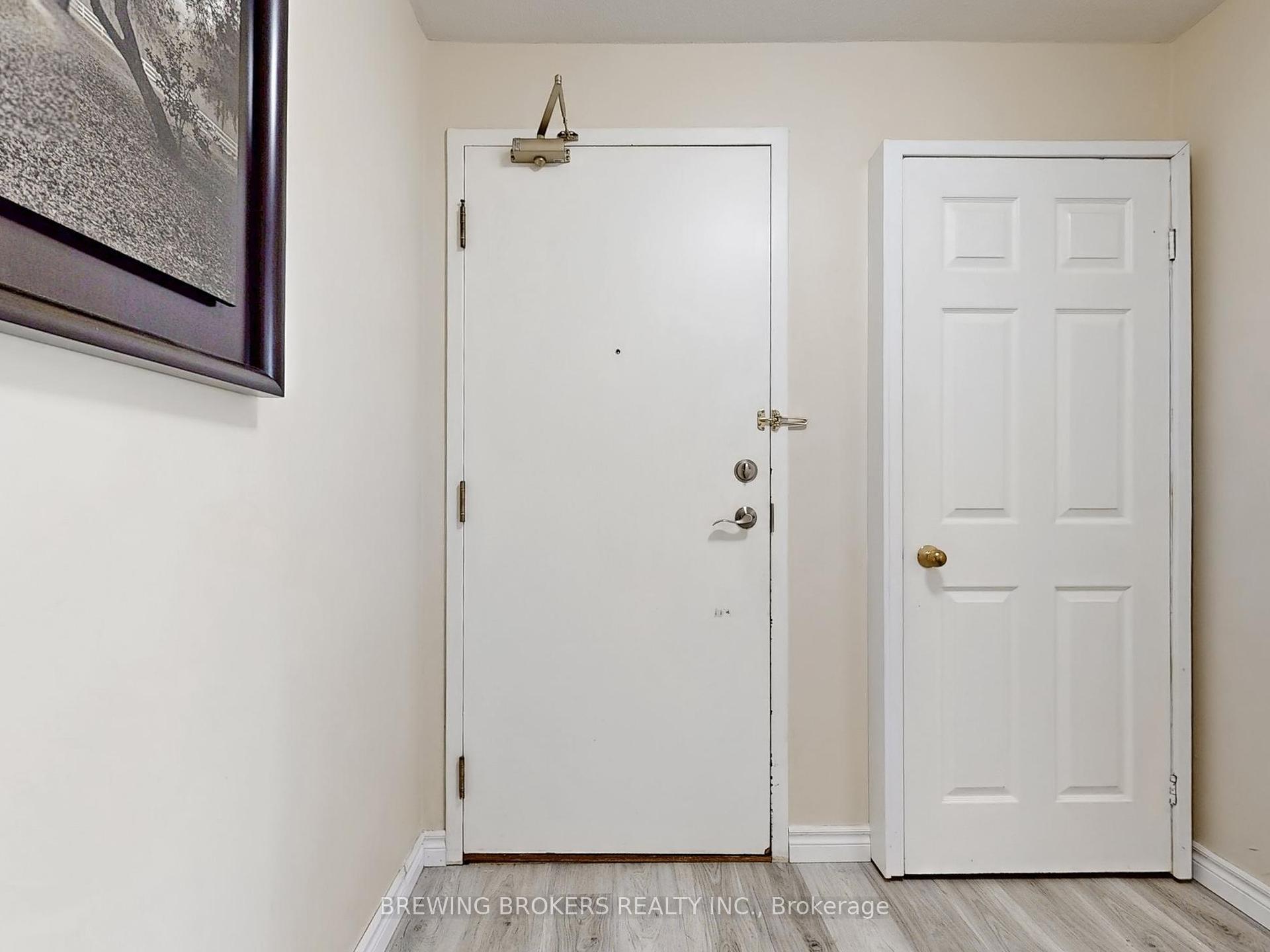 3 Bedrooms Condo at 4450 Tucana, Mississauga For sale